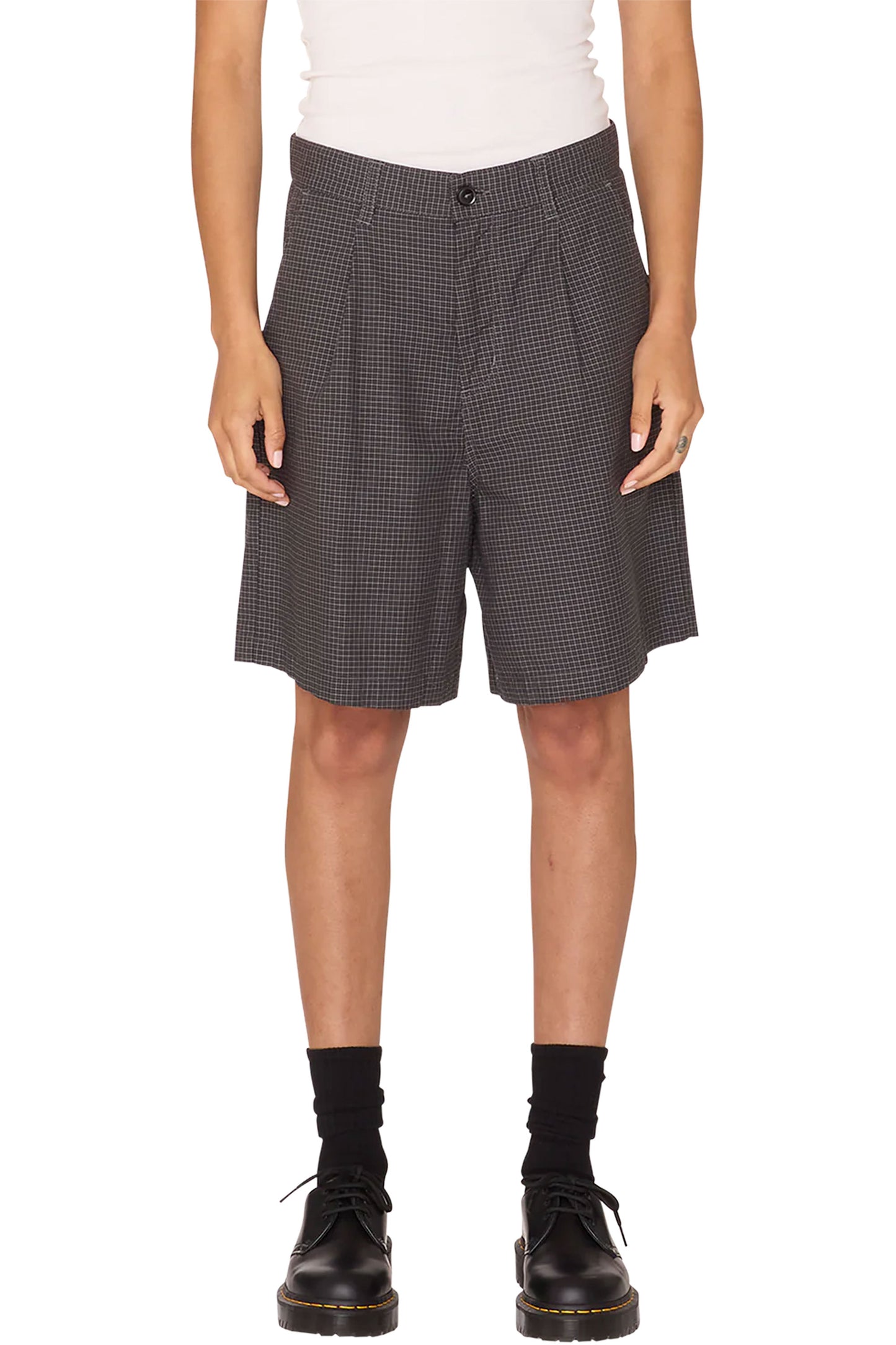 Pukas-Surf-Shop-Short-Woman-Obey-Thursday-Plaid-Charcoal