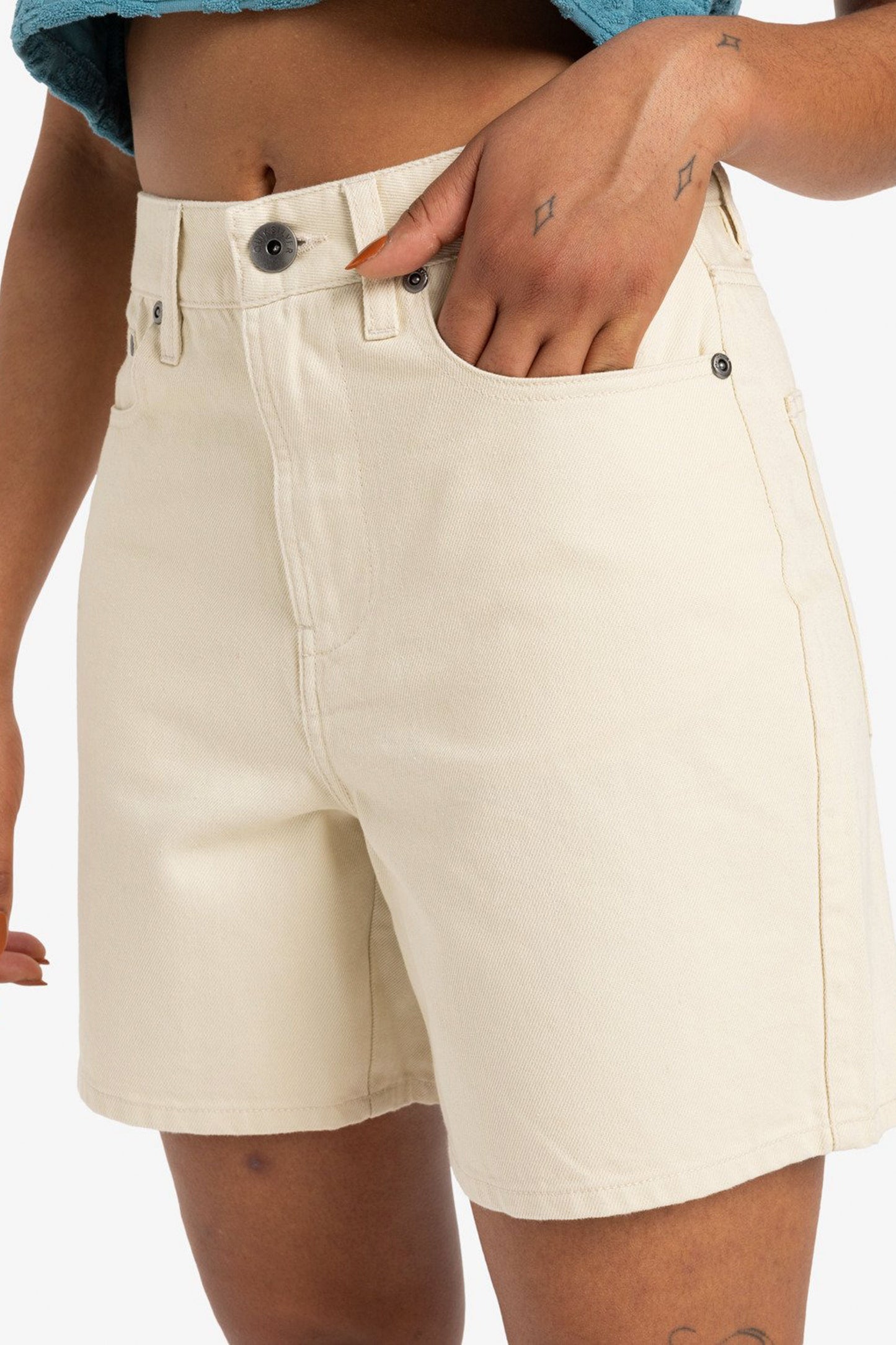 Pukas-Surf-Shop-Short-Woman-Quicksilver-Bermudas-Beige