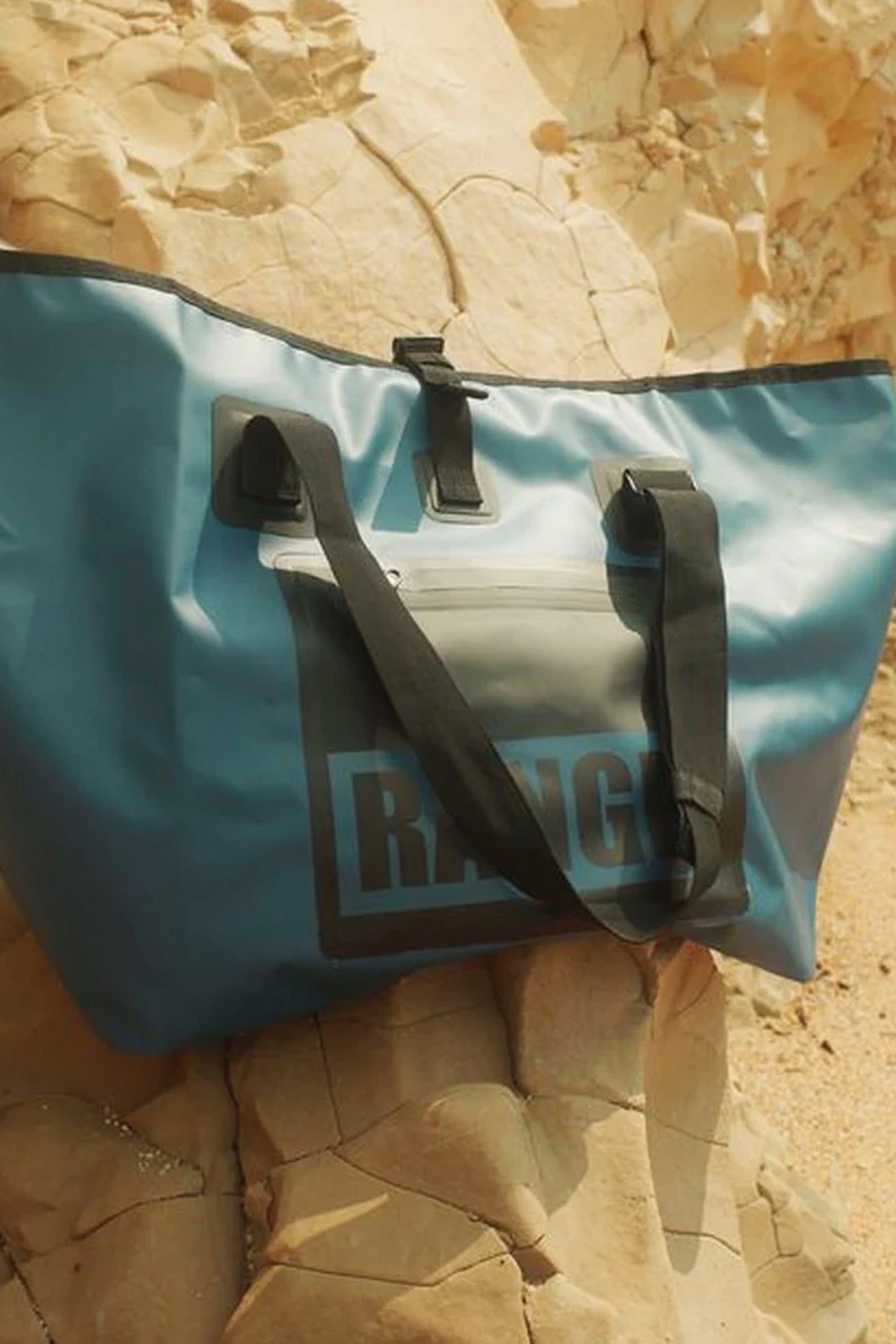 RANGE Waterproof Bucket in blue - 100% waterproof surf backpack container