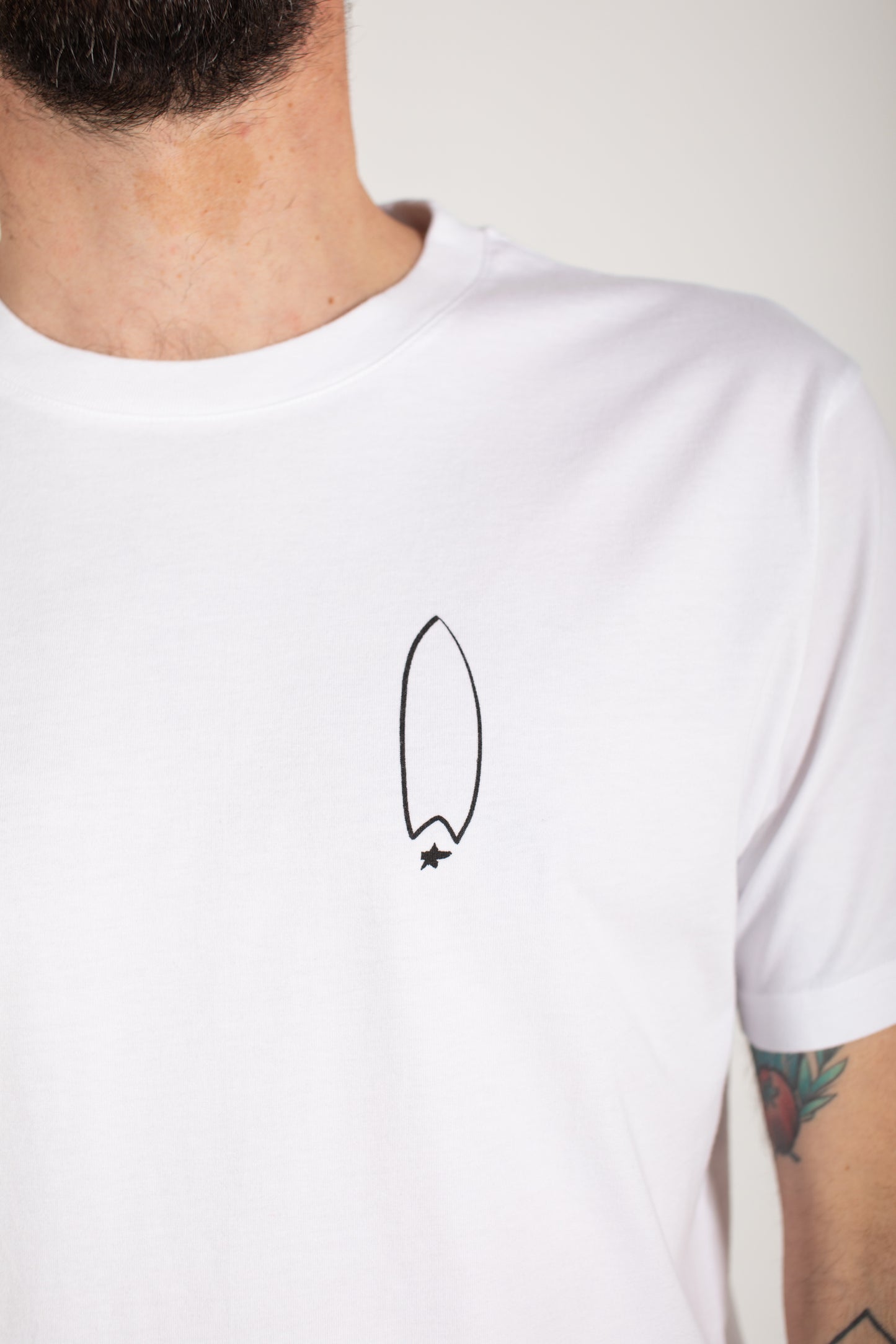 
                  
                    Pukas-Surf-Shop-Surfing-The-Basque-Country-Donostia-tee-man-white
                  
                