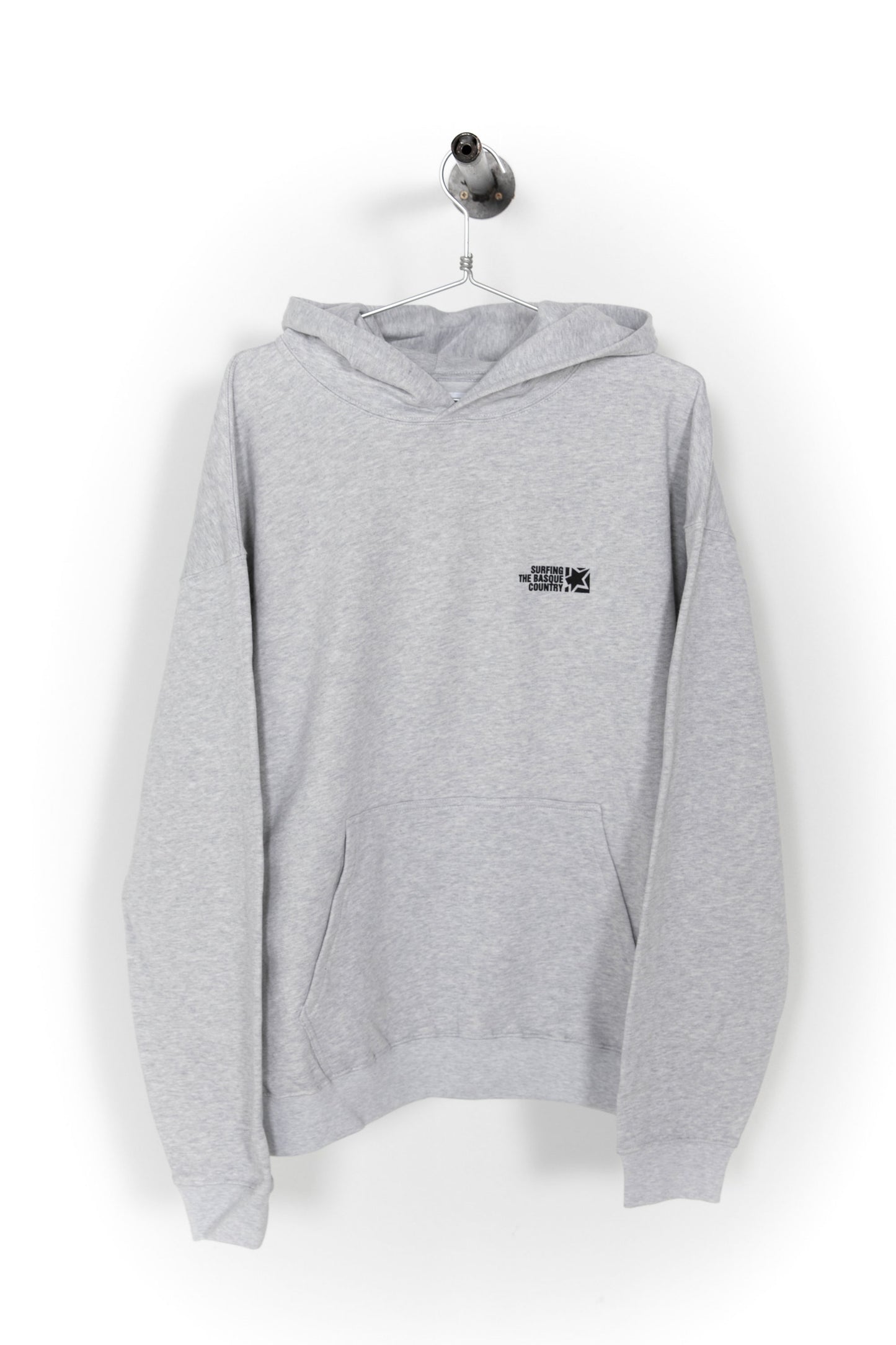 Pukas-Surf-Shop-Surfing-the-basque-country-man-hoodie-grey