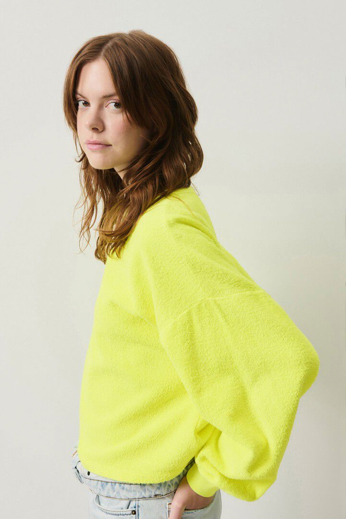 Pukas-Surf-Shop-Sweat-American-Vintage-Bobypark-Fluoyellow