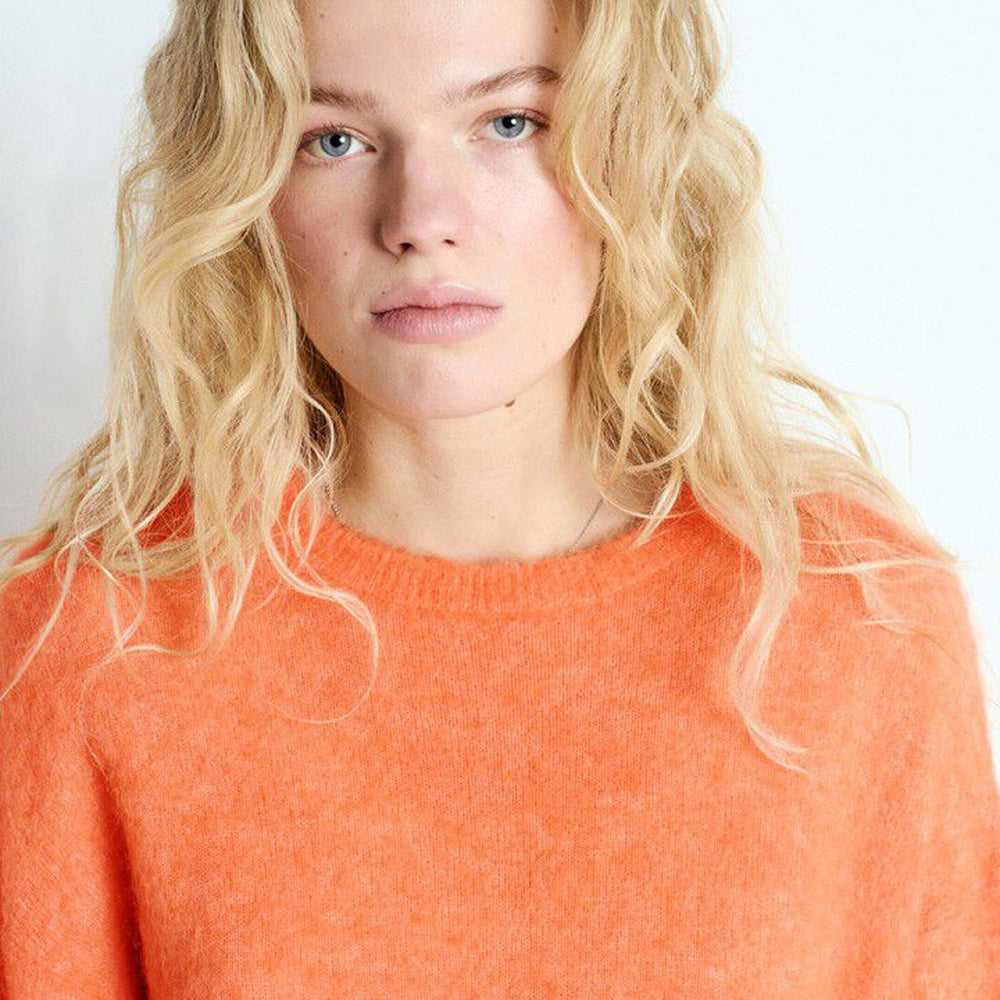 
                      
                        Pukas-Surf-Shop-Sweater-American-Vintage-Nenybay-Orange-Fluo
                      
                    
