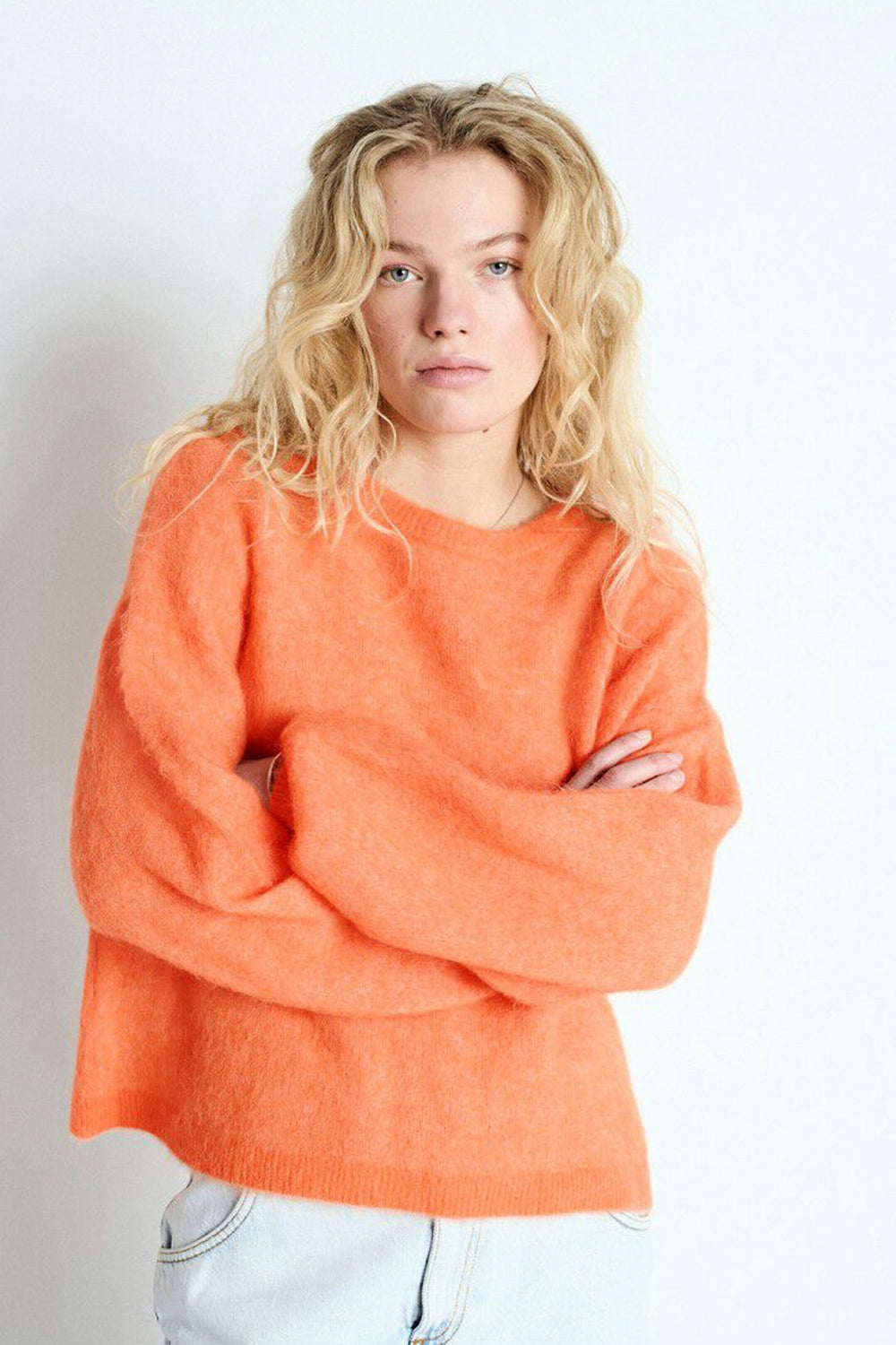 Pukas-Surf-Shop-Sweater-American-Vintage-Nenybay-Orange-Fluo