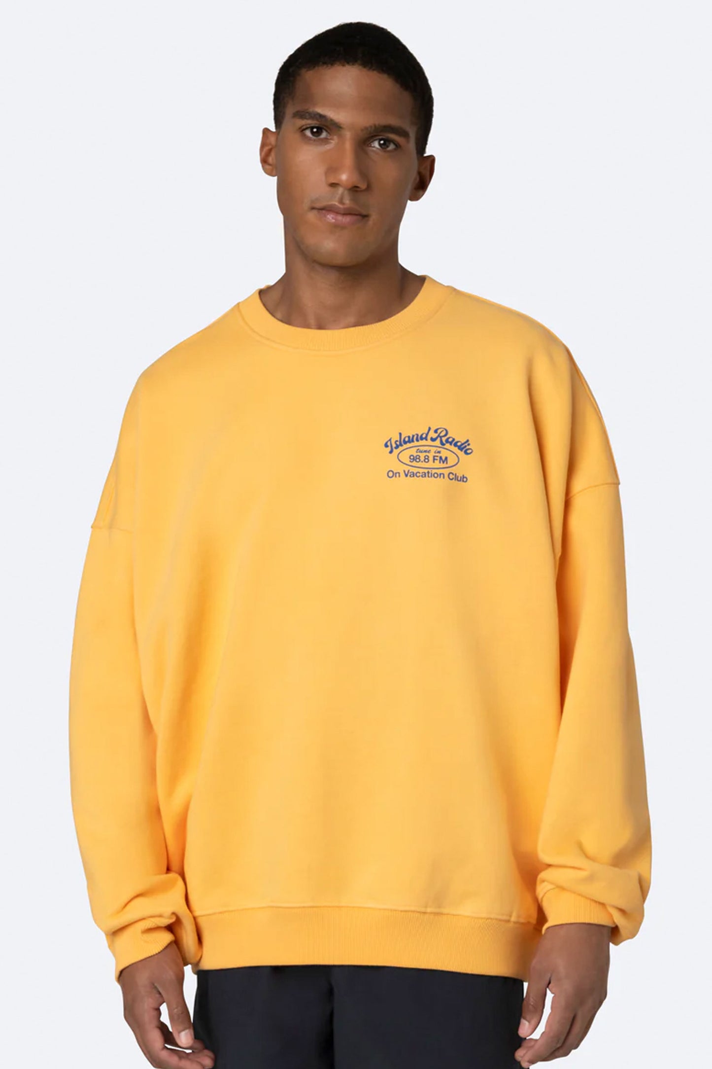 Pukas-Surf-Shop-Sweater-On-Vacation-Island-Radio