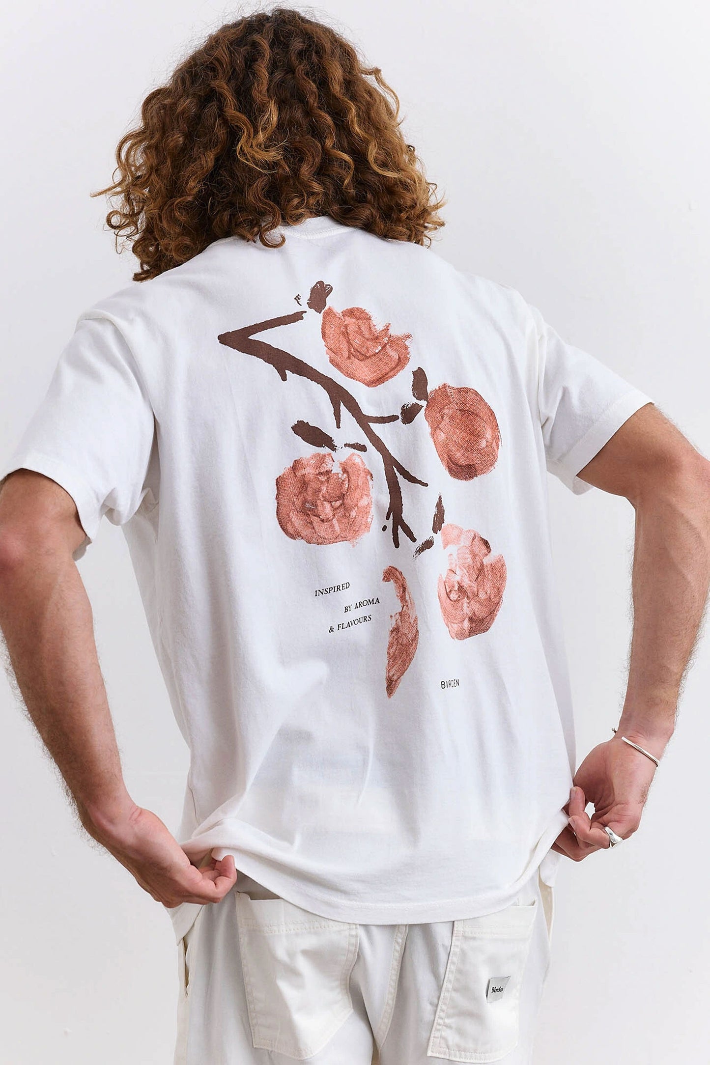 Pukas-Surf-Shop-Tee-Man-Birden-Aroma-And-Flavours-White