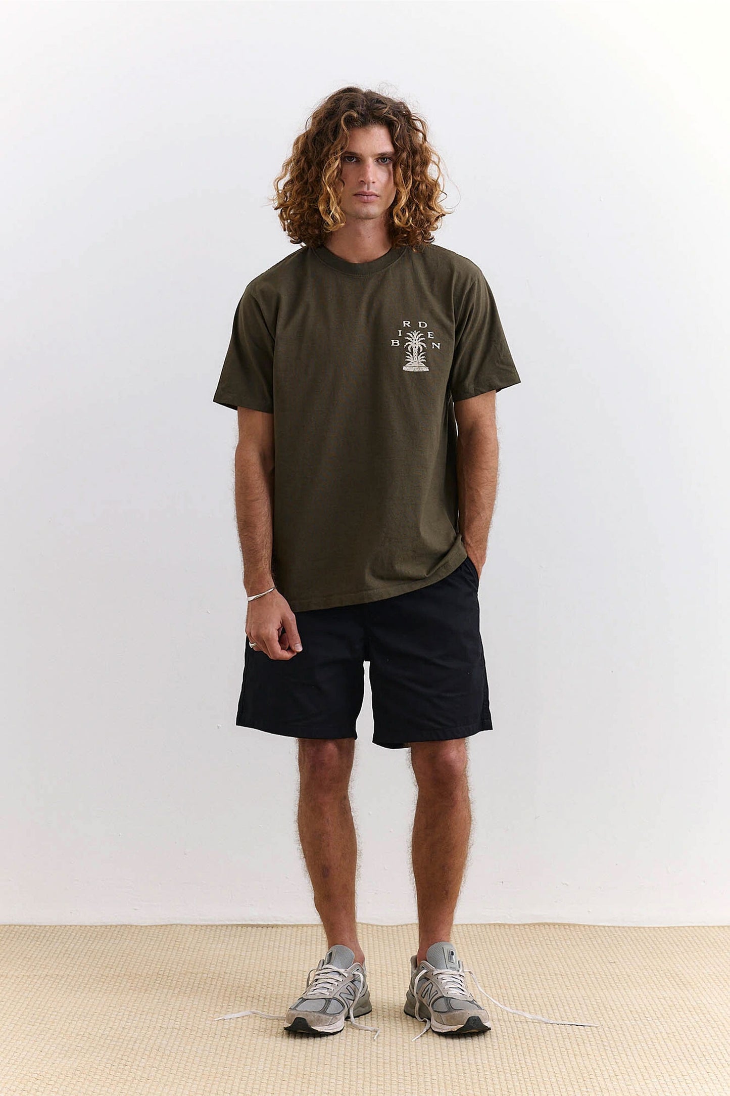 Pukas-Surf-Shop-Tee-Man-Birden-Blossom-Green