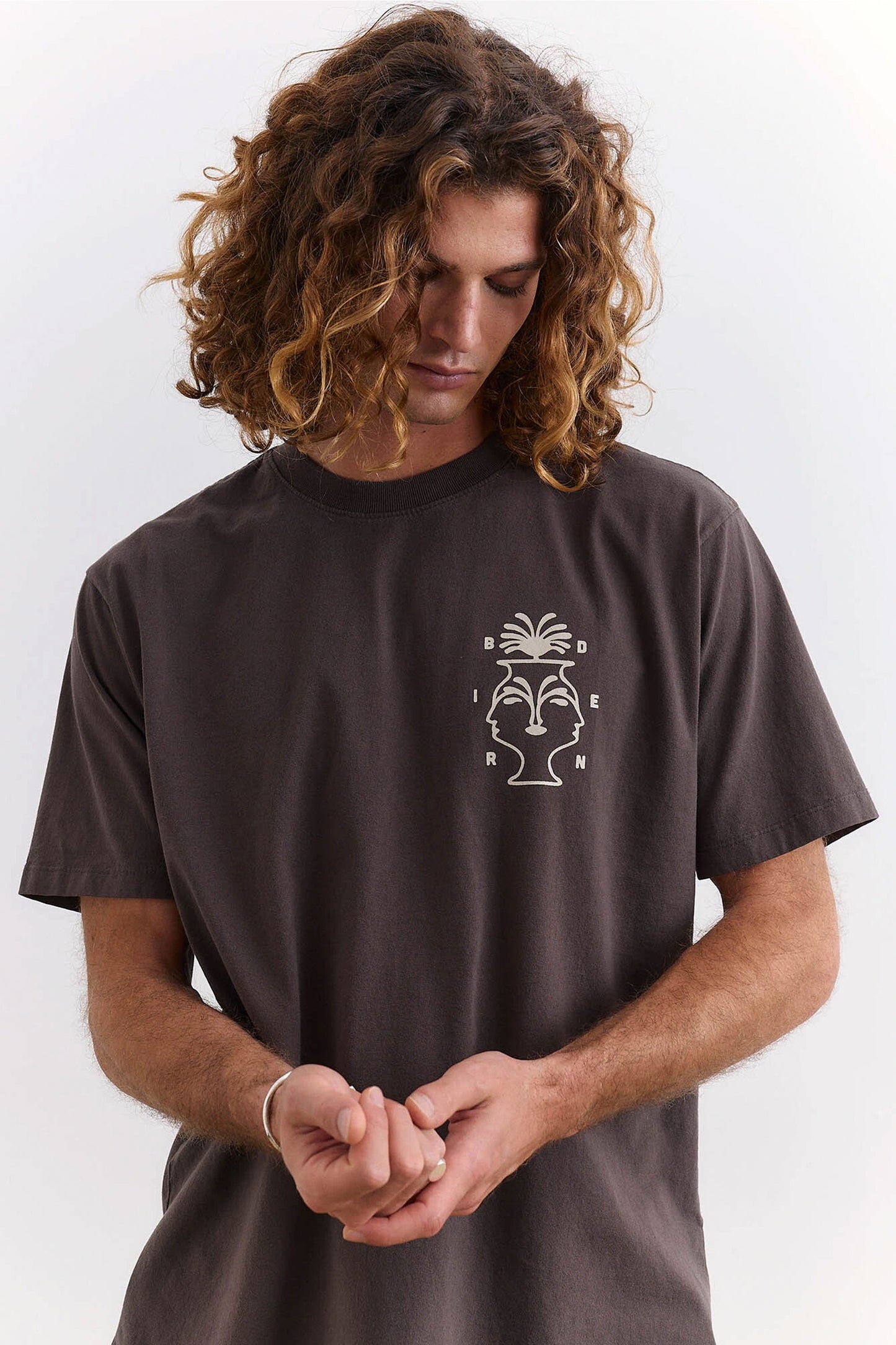 Pukas-Surf-Shop-Tee-Man-Birden-Visages-Brown