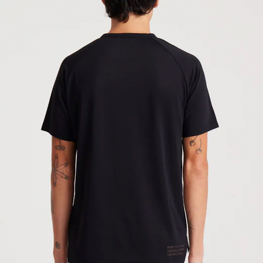 
                      
                        Pukas-Surf-Shop-Tee-Man-Roark-Alta-Elite-Black
                      
                    
