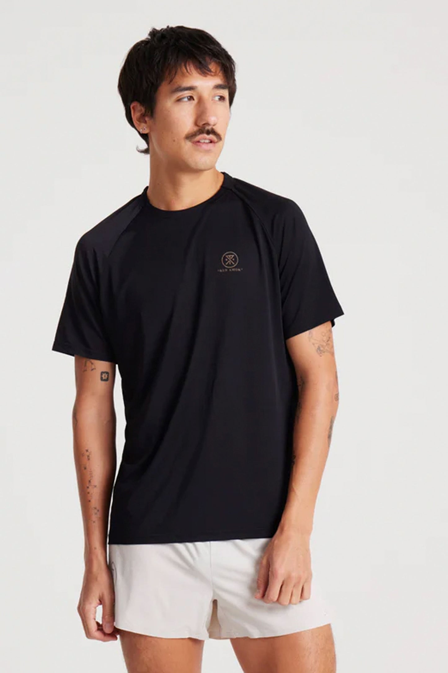 Pukas-Surf-Shop-Tee-Man-Roark-Alta-Elite-Black