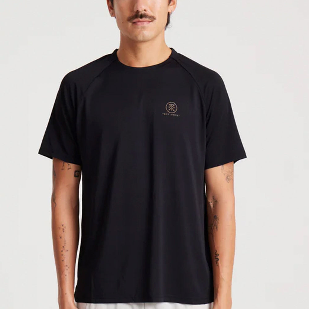 Pukas-Surf-Shop-Tee-Man-Roark-Alta-Elite-Black