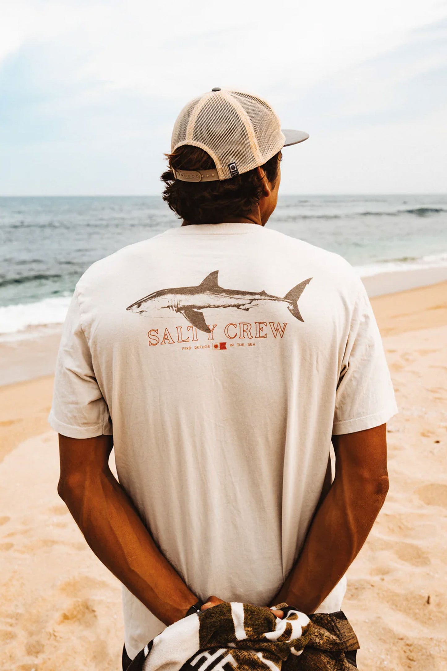 Pukas-Surf-Shop-Tee-Man-Salty-Crew-Brother-Bruce-Premium-Bone