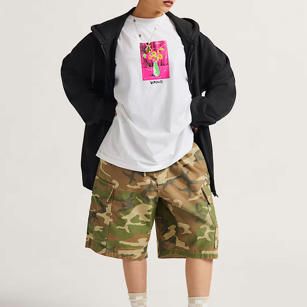 Pukas-Surf-Shop-Tee-Vans-Decor-White