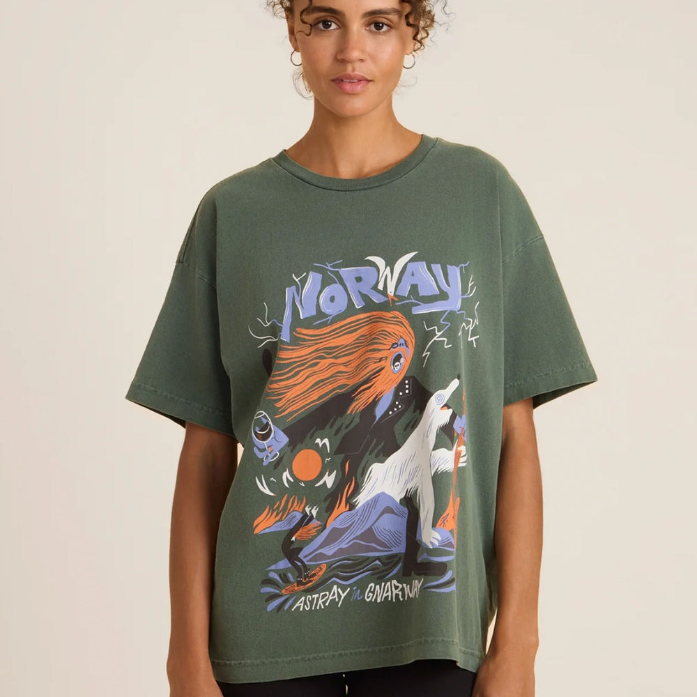 Pukas-Surf-Shop-Tee-Woman-Roark-Gnarway-Oversized-Green