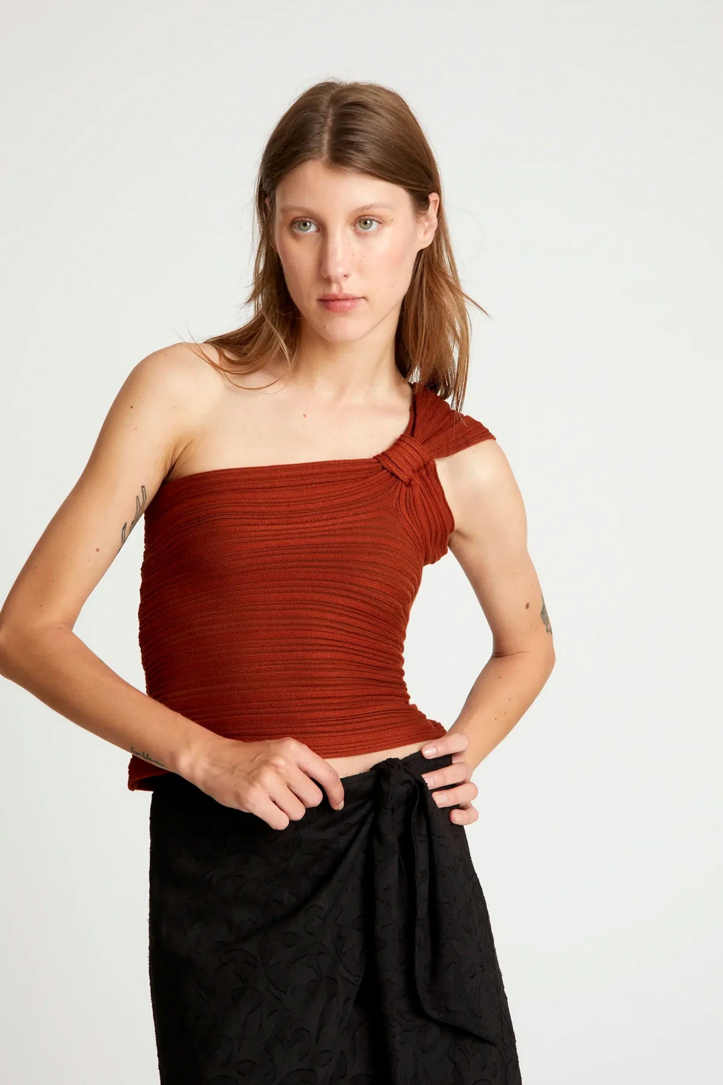 Pukas-Surf-Shop-Top-Woman-Wild-Pony-Asimetric-Brown