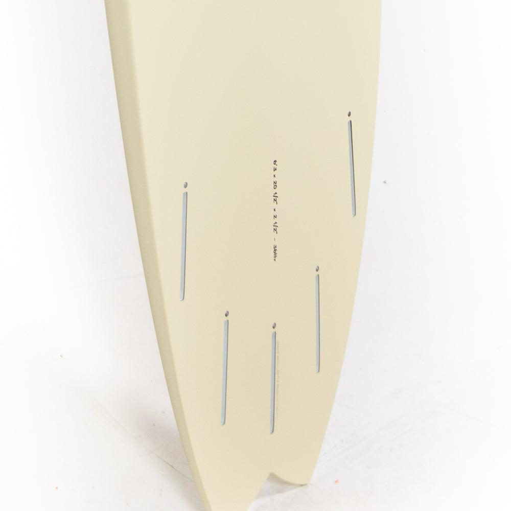 
                      
                        Pukas-Surf-Shop-Torq-Surfboards-Fish-6_3
                      
                    