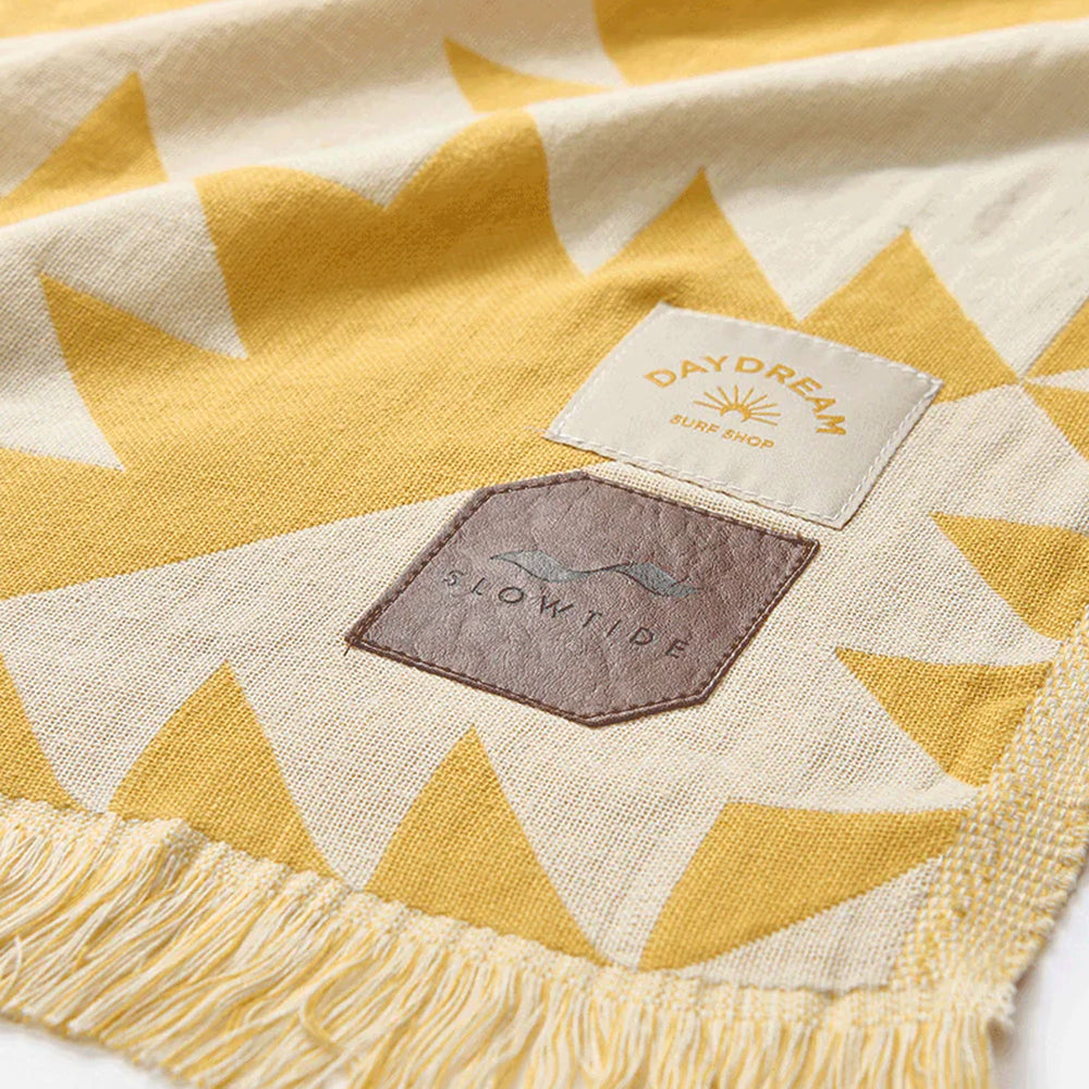 
                      
                        Pukas Surf Shop Towel Slowtide Daydream Lightweight Throw Curry
                      
                    
