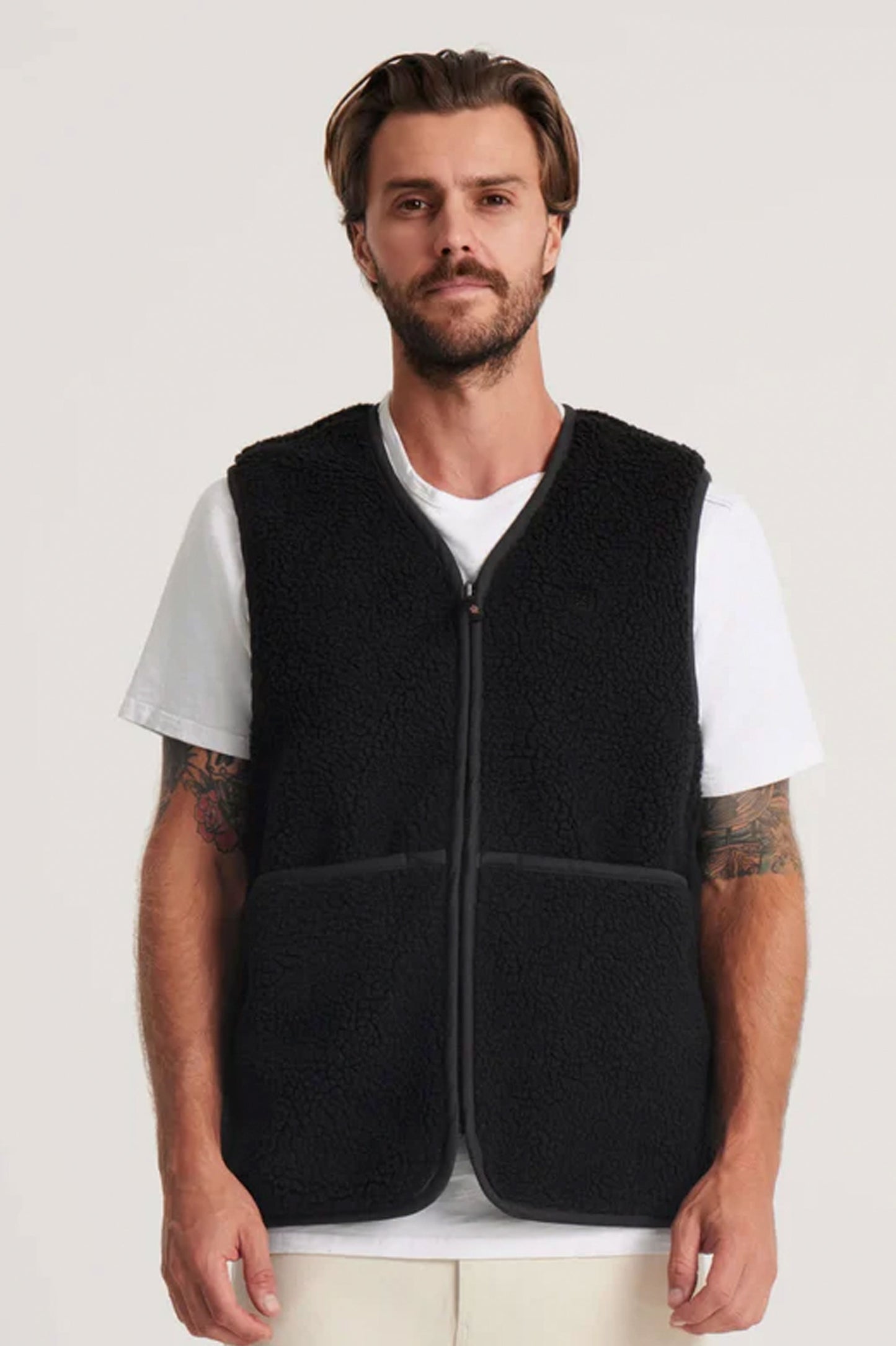 Pukas-Surf-Shop-Vest-Man-Roark-Jamie-Thomas-Black