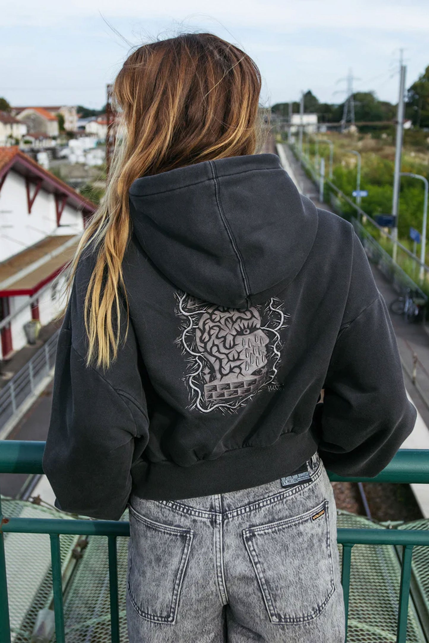 Pukas-Surf-Shop-Volcom-Vaderetro-Hoodie-Vintage-Black