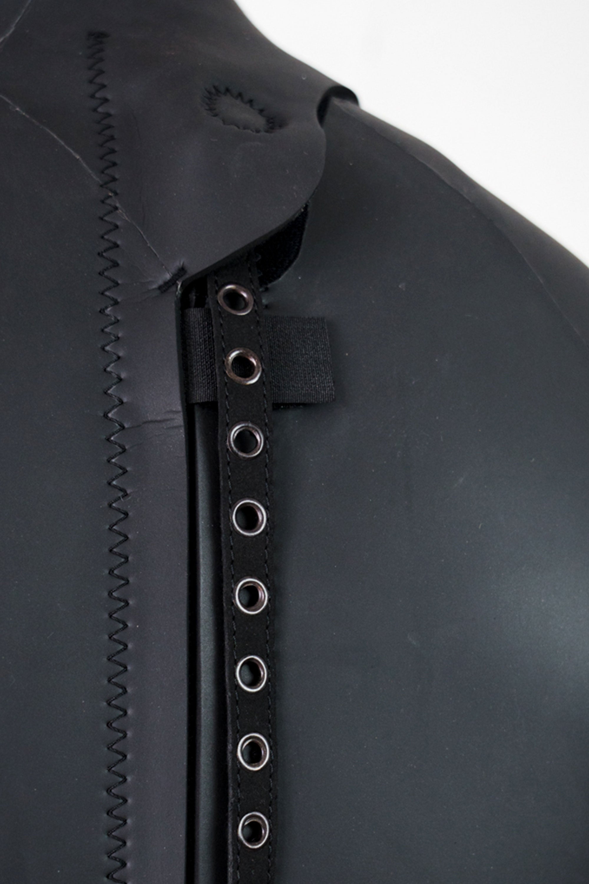 Narval x Spun Spirit 3/2mm Fullsuit - Black | Shop at PUKAS SURF SHOP