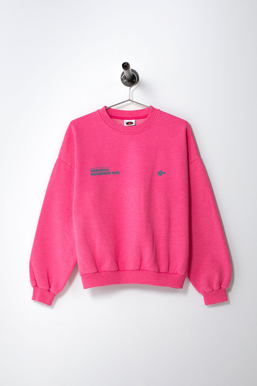 Pukas-Surf-Shop-Woman-Crew-