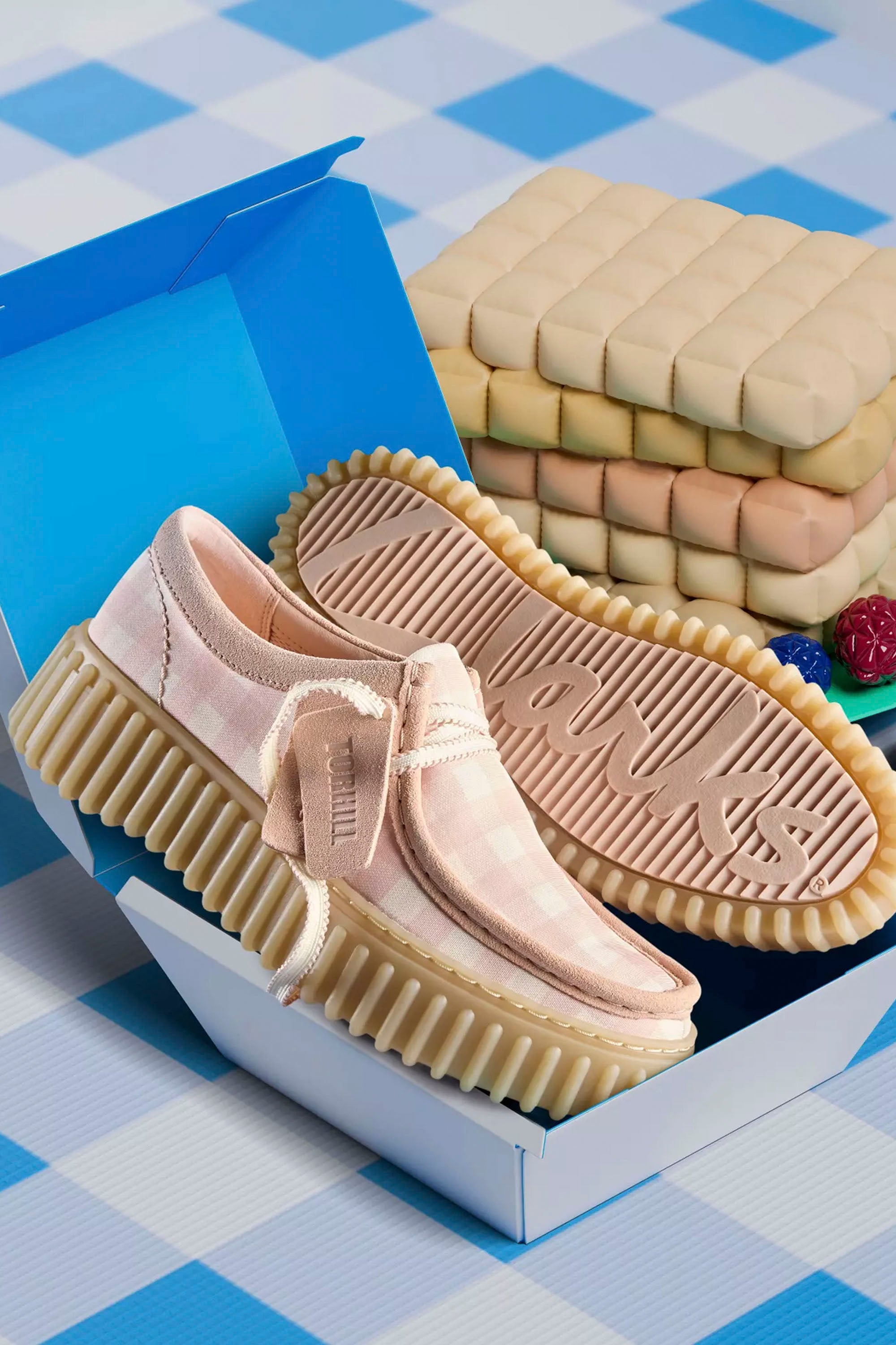 CLARKS Tornhill Bee Light Pink | Shop at PUKAS SURF SHOP