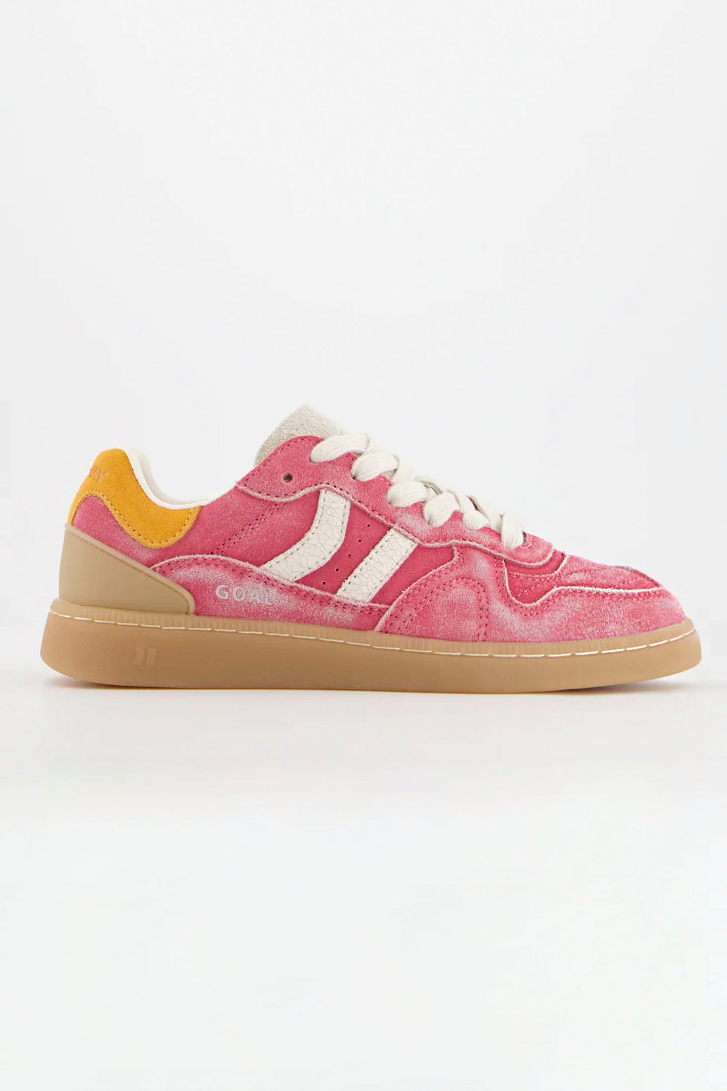 COOLWAY Goal Peach Blaze suede sneakers with contrast details and vintage gold branding