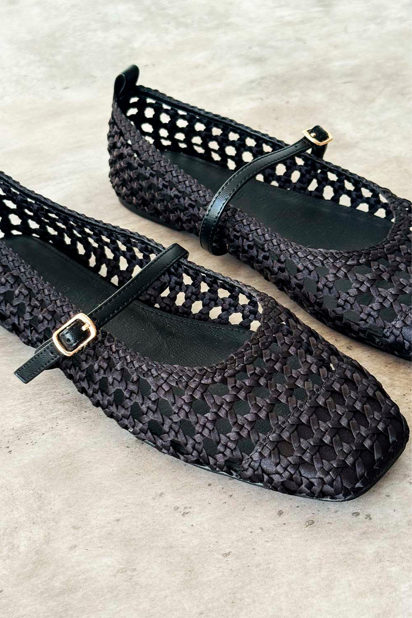MUS & BOMBON Aroa ballet flat in black - perforated leather shoe