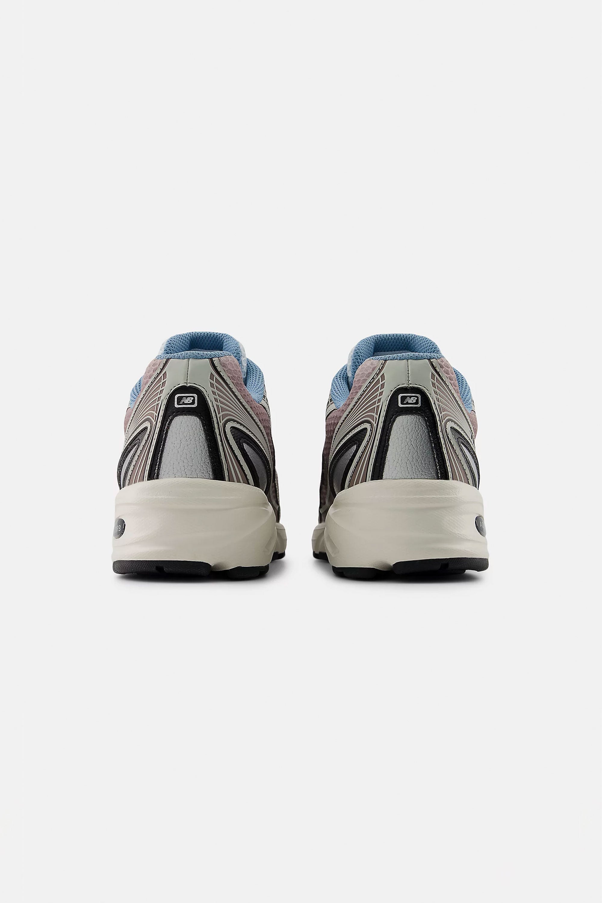 NEW BALANCE 740 WOMAN | Shop at PUKAS SURF SHOP