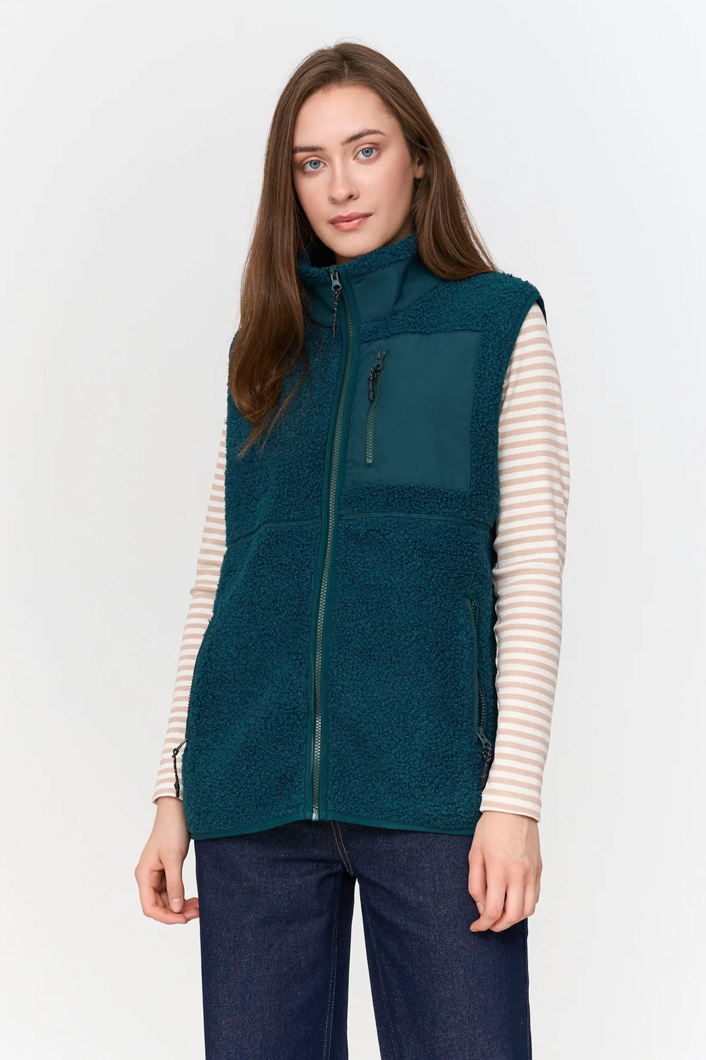 24 Colours Pukas Surf Shop teddy fleece vest plush texture relaxed silhouette