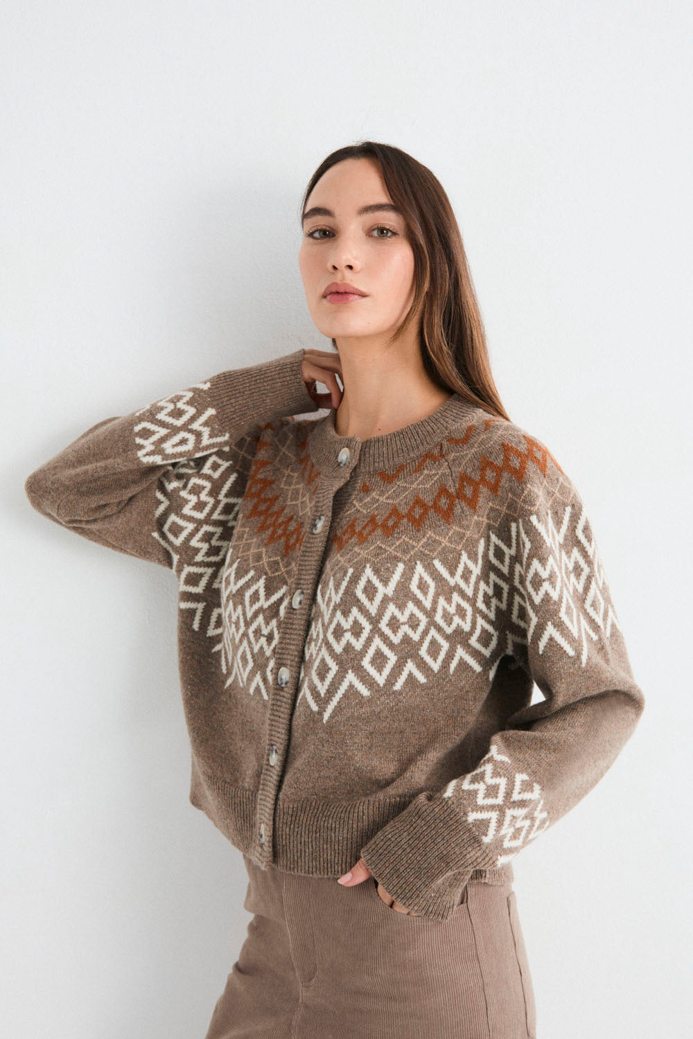 Mus & Bombón Bloom Cardigan brown jacquard knit women's cardigan — relaxed fit, available at Pukas Surf Shop
