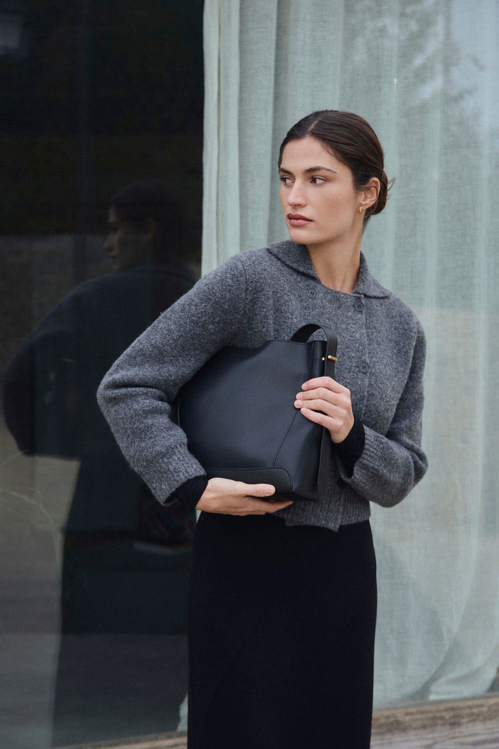 Mus & Bombón Sire Sweater grey collared knit cardigan for women — cropped fit, available at Pukas Surf Shop
