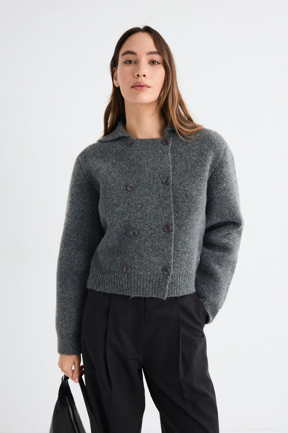 Mus & Bombón Sire Sweater grey collared knit cardigan for women — cropped fit, available at Pukas Surf Shop
