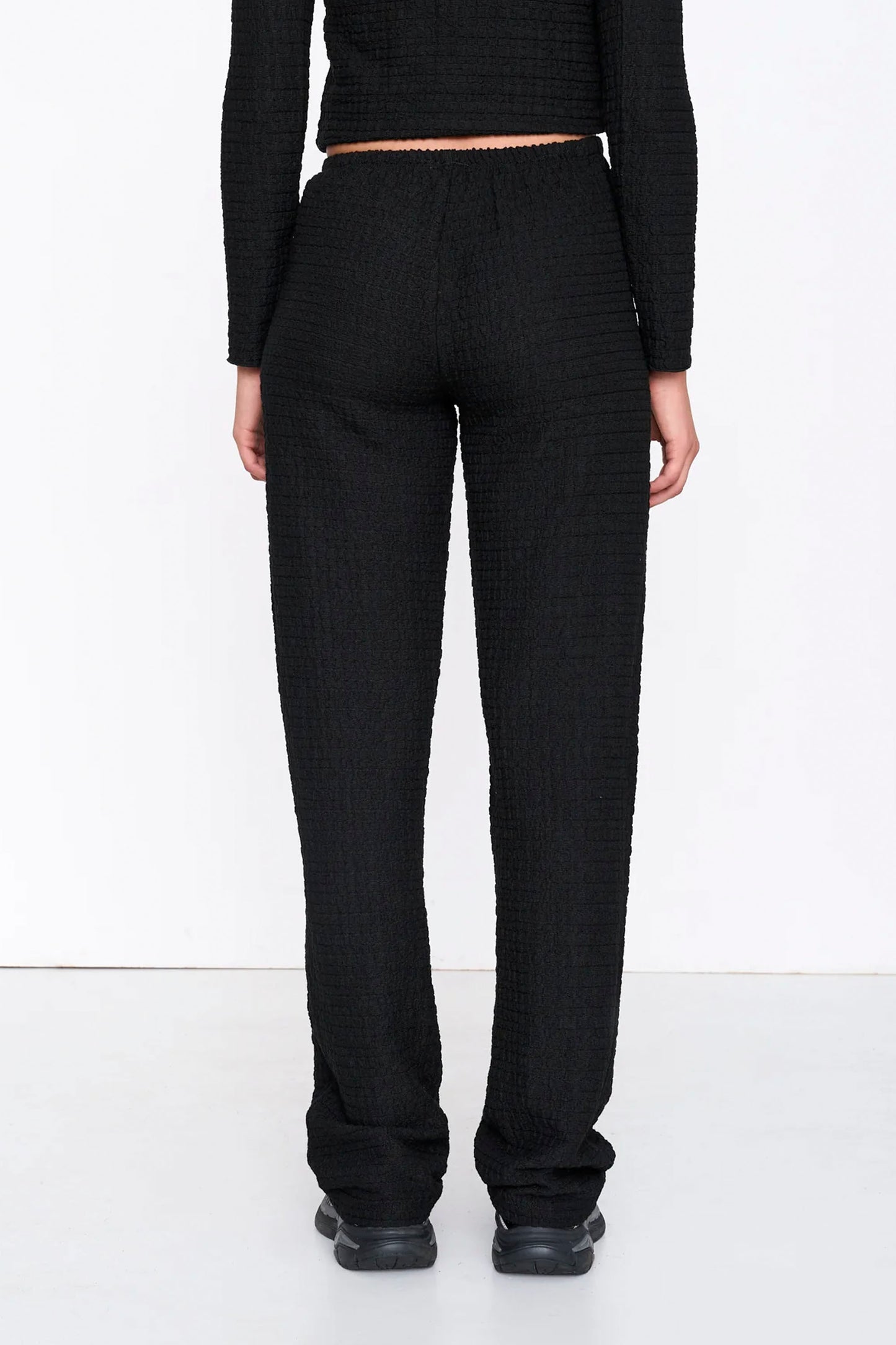 Pukas Surf Shop 24 colours black tailored pants relaxed silhouette minimal style
