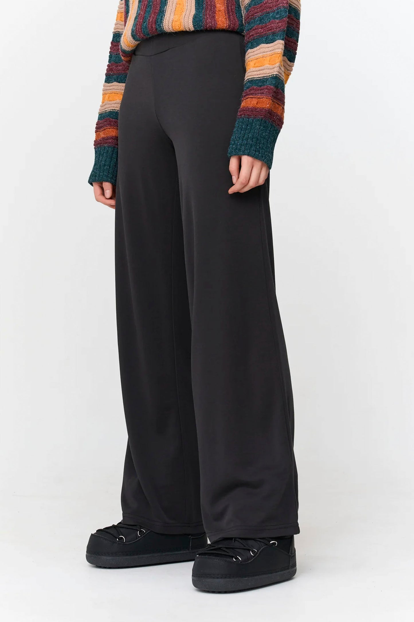 24 Colours Pukas Surf Shop modal-blend relaxed trousers soft drape casual style