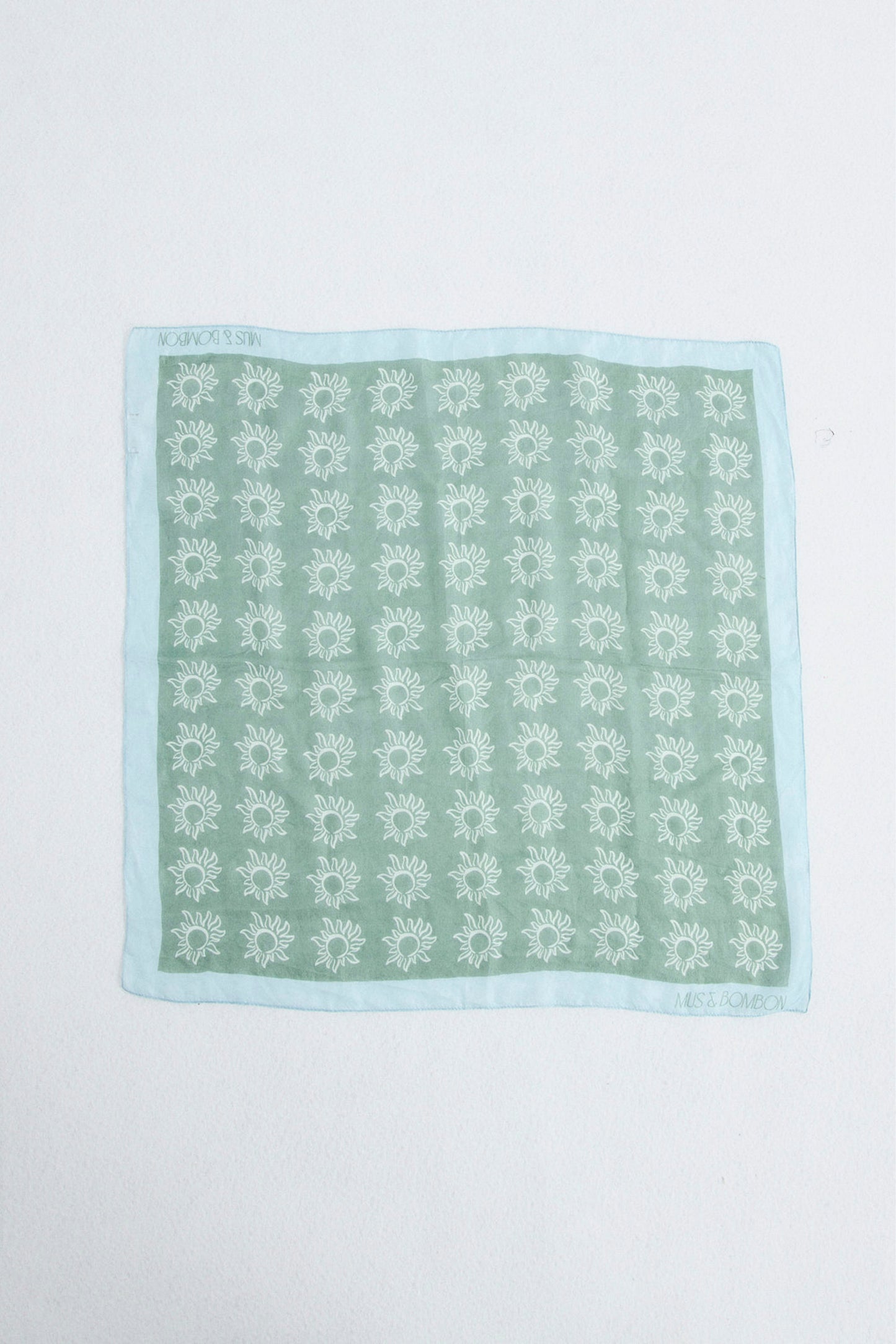 Pukas Surf Shop – Women's Mus & Bombon Kinic Light Scarf in Verde green, styled view