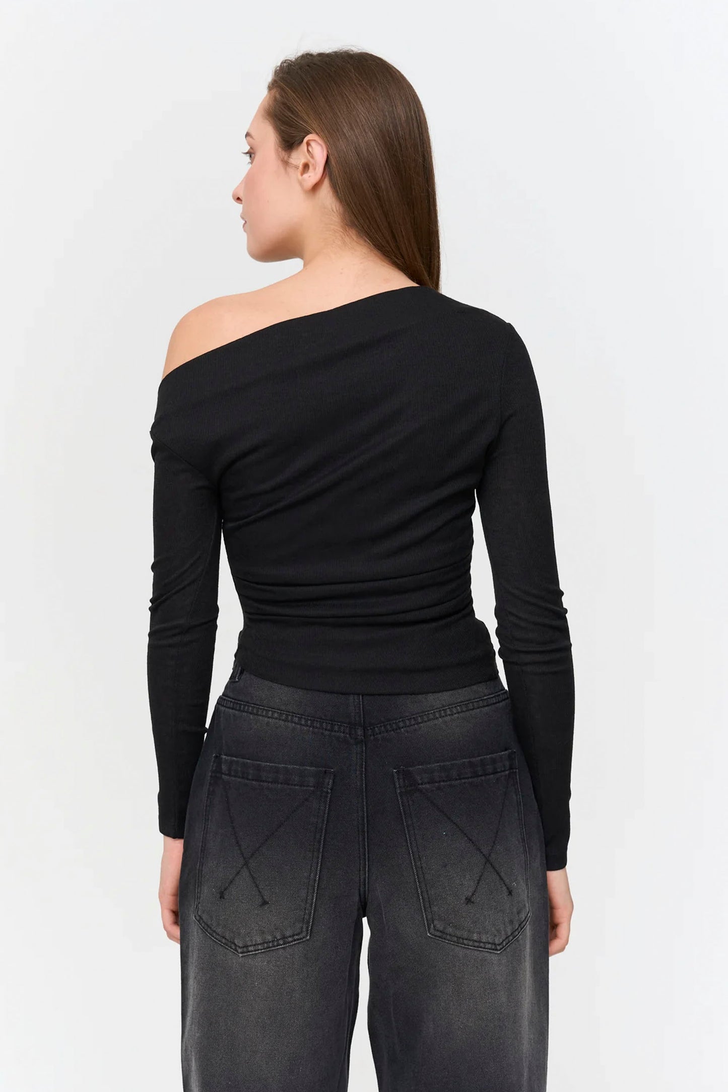 24 Colours Pukas Surf Shop black tee structured silhouette relaxed base layer