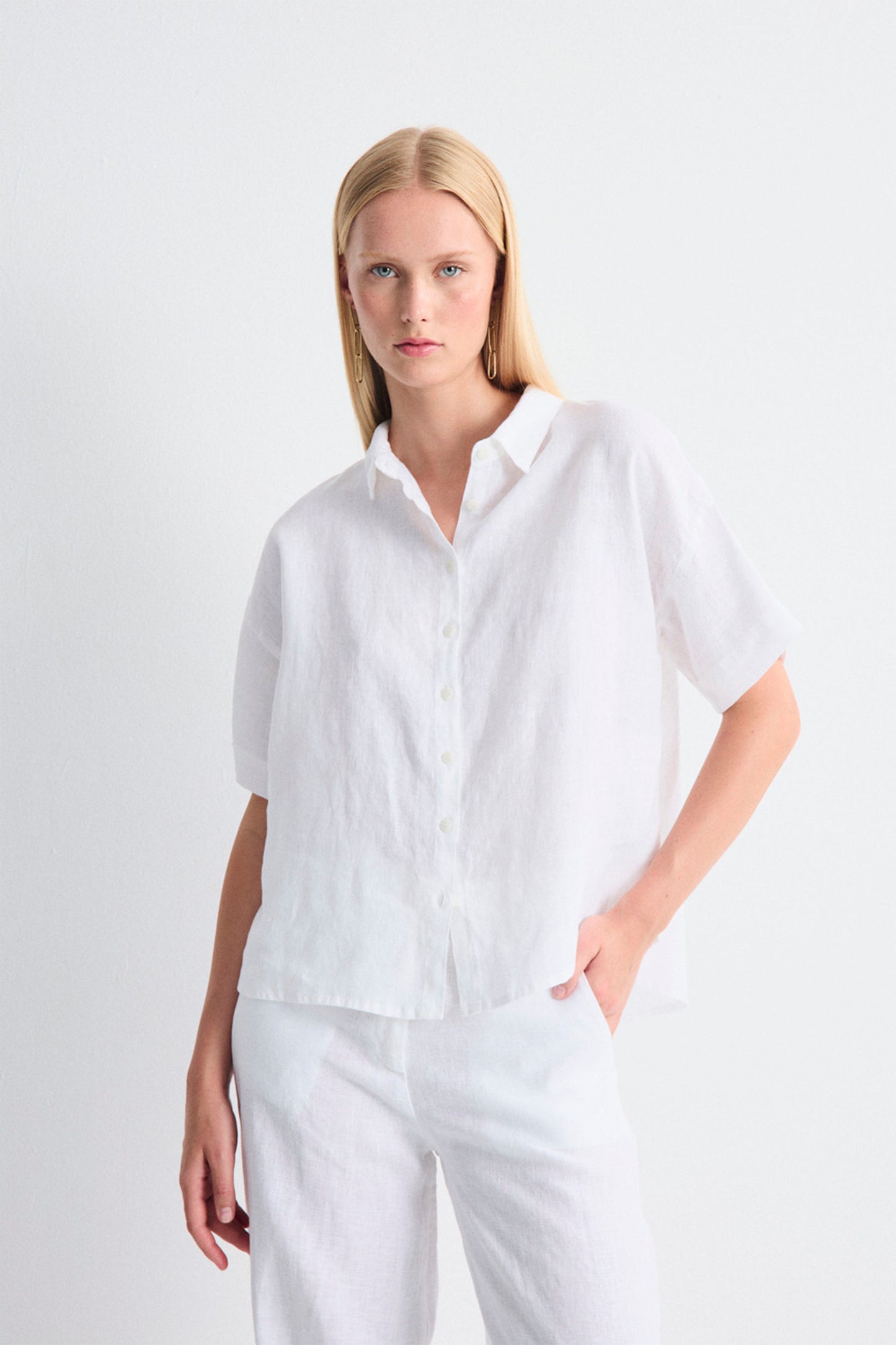 MUS & BOMBON Bobby white linen shirt for women - relaxed fit front view at Pukas Surf Shop