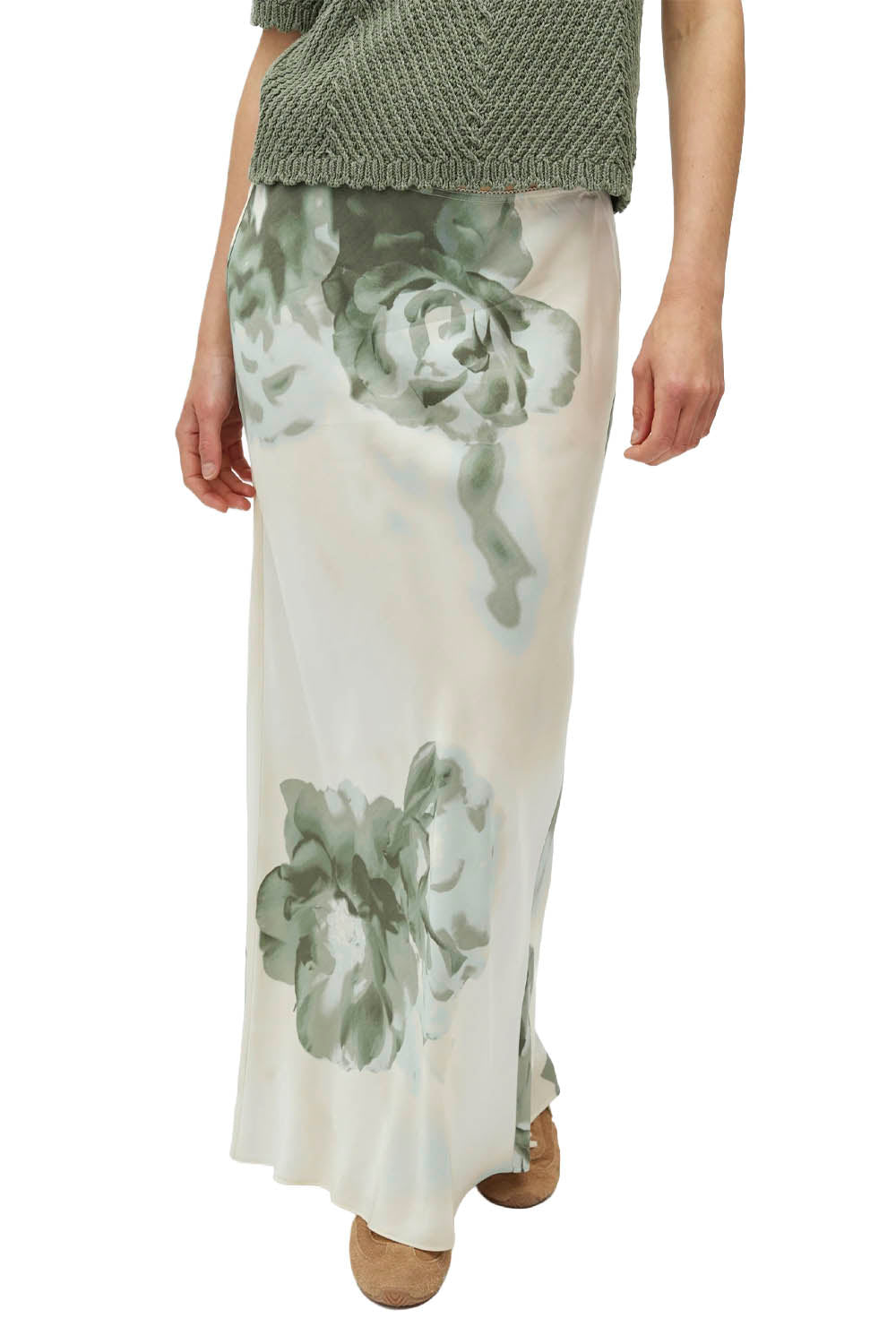 Long floral skirt with a plain background