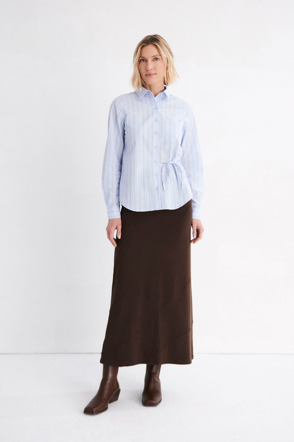 Mus & Bombón Cefiro Skirt chocolate brown women's midi knit skirt — fluid drape, available at Pukas Surf Shop

