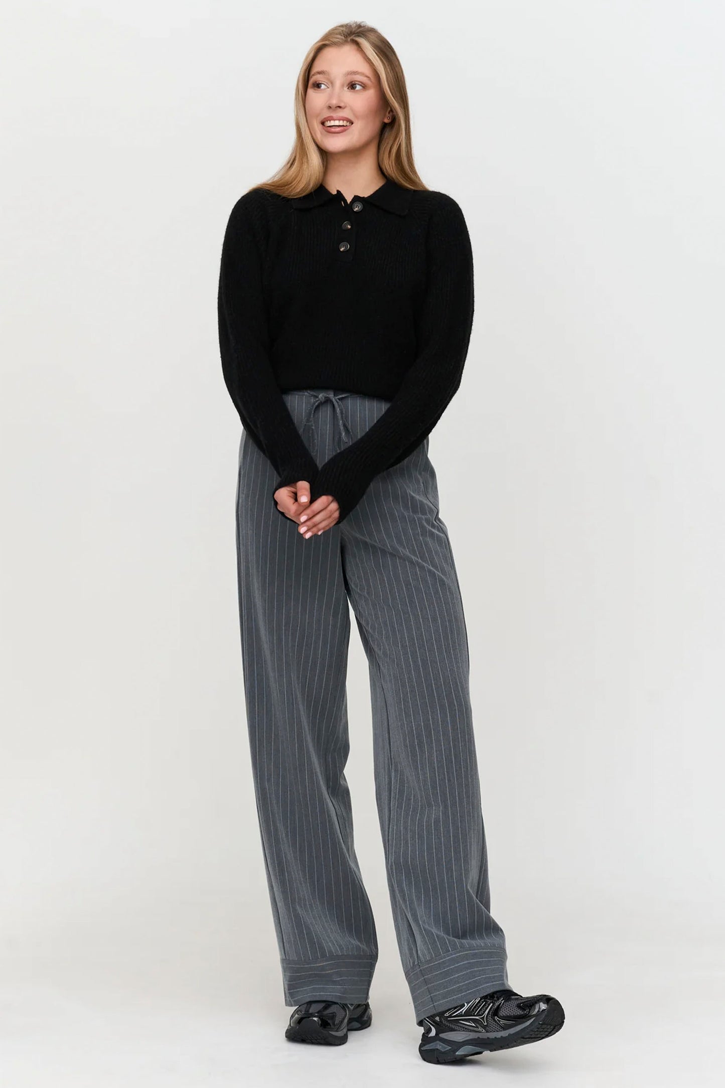 24 Colours Pukas Surf Shop black oversized sweater relaxed drape texture