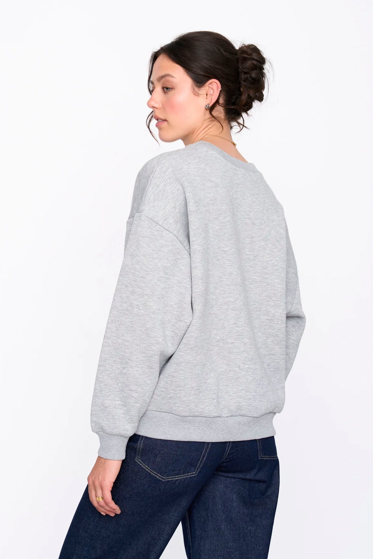 24 Colours Pukas Surf Shop light grey relaxed sweatshirt soft knit timeless layering