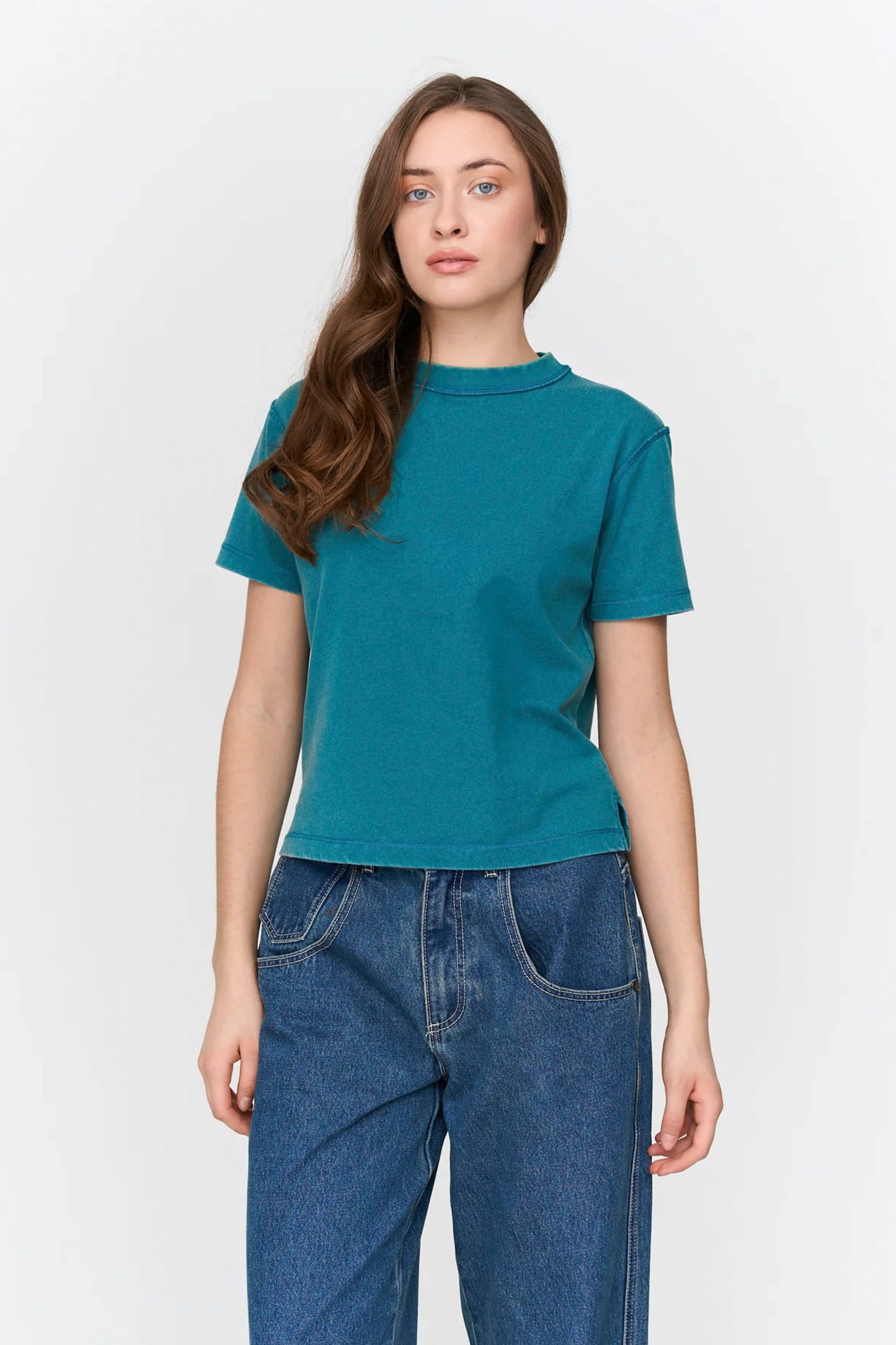 24 Colours Pukas Surf Shop white relaxed tee clean silhouette everyday staple