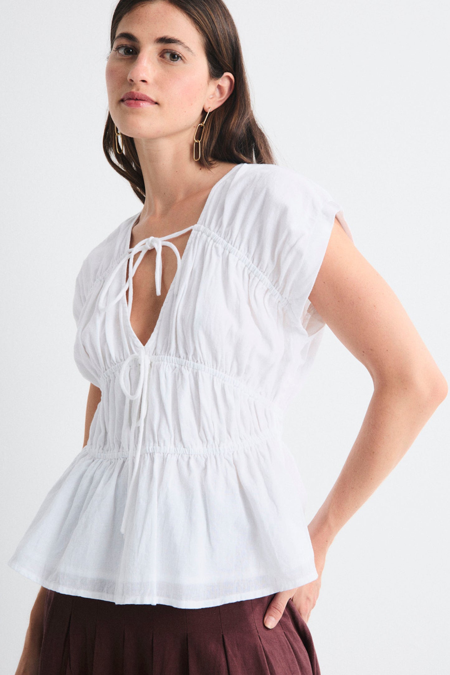 MUS & BOMBON Greta black sleeveless top for women - V-neckline front view at Pukas Surf Shop