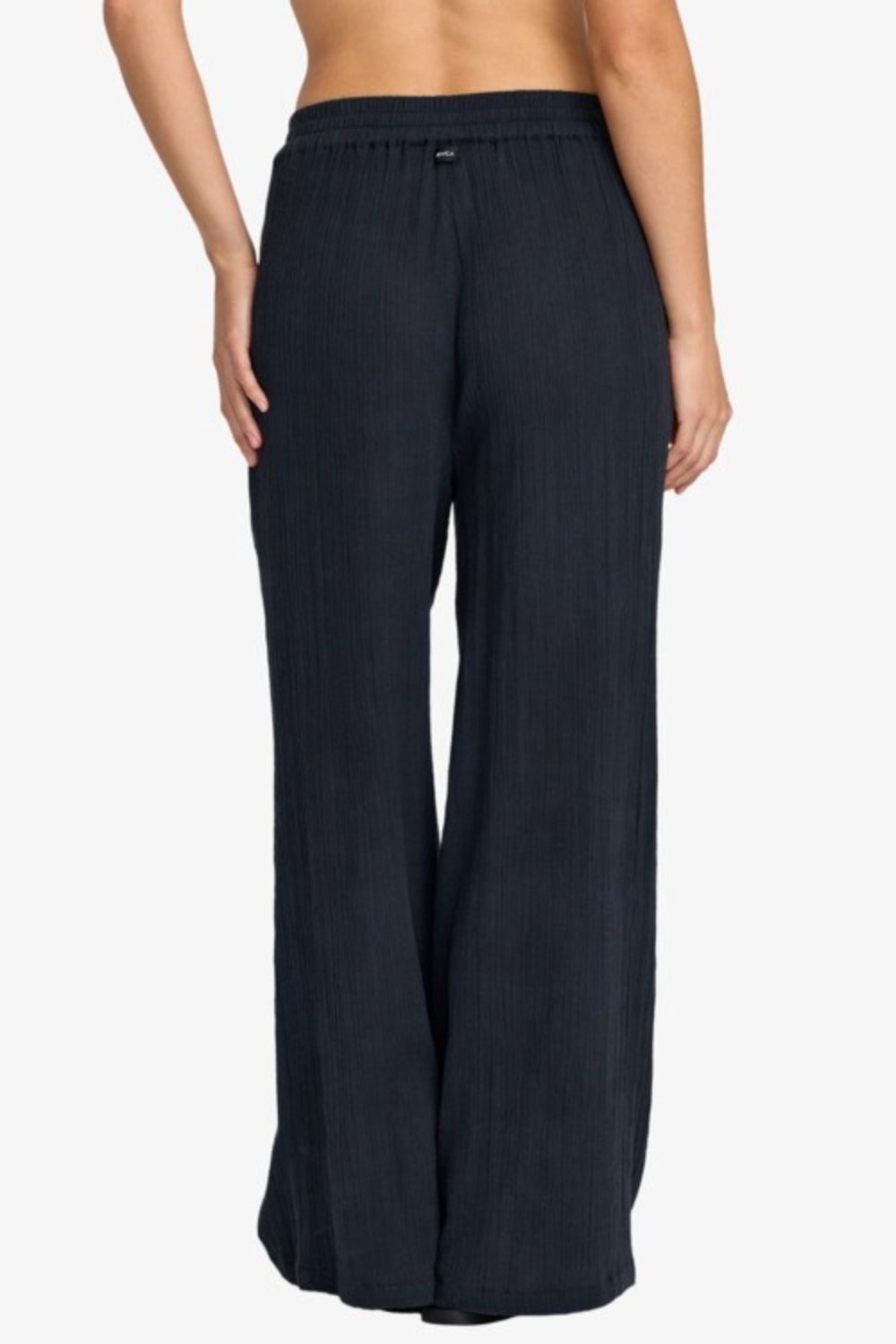 RVCA New Yume Wide Pant – Women's black wide-leg relaxed trousers, surf lifestyle elevated style – Pukas Surf Shop
