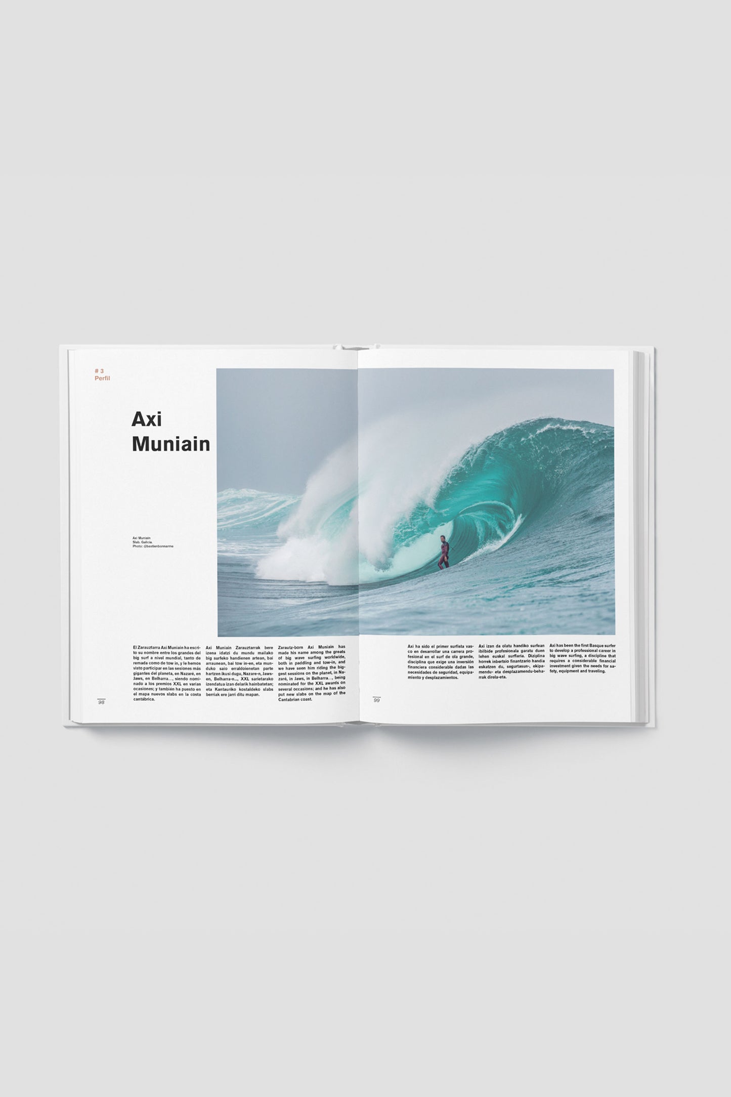 Pukas-Surf-Shop-big-wave-country-book