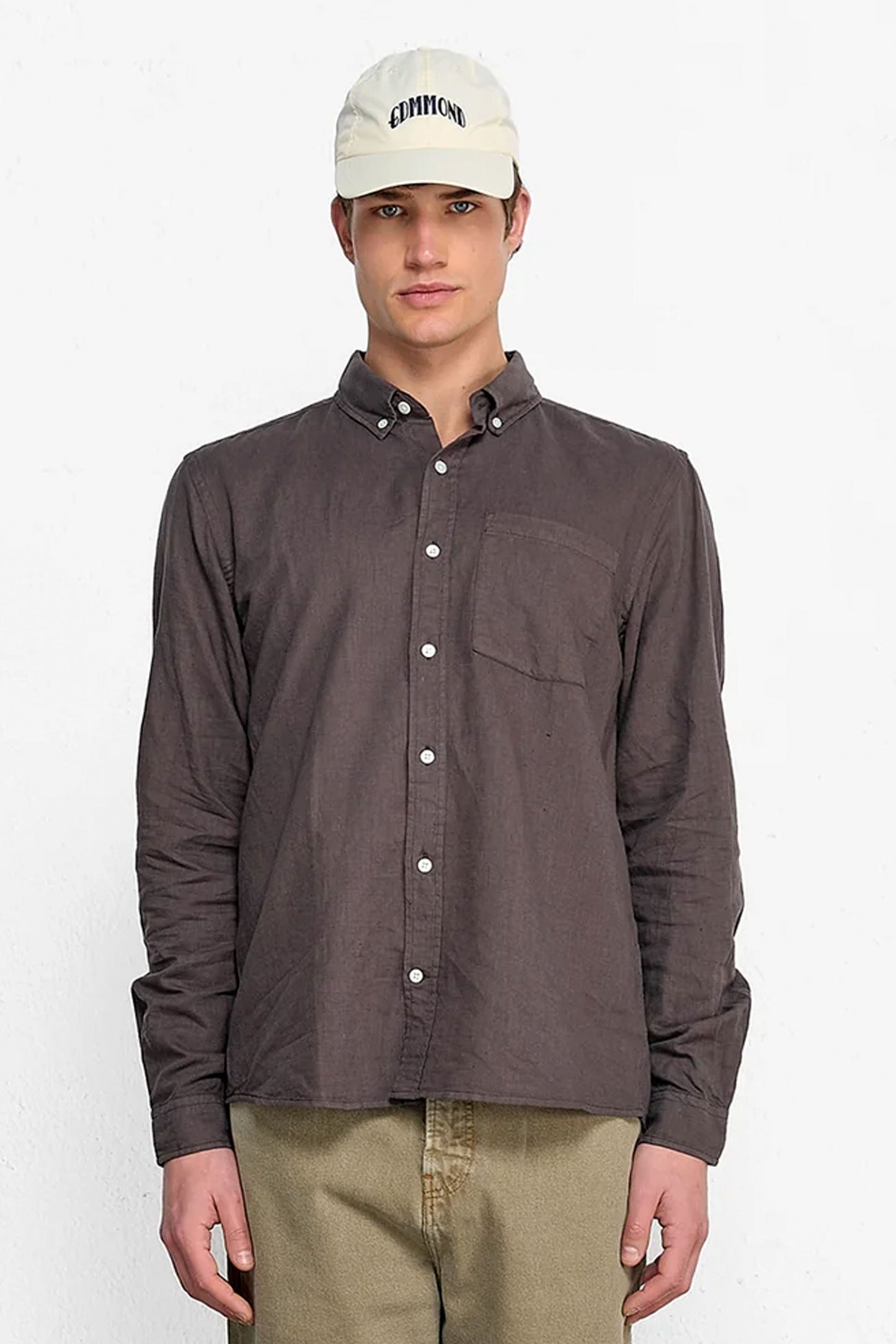 Pukas-Surf-Shop-edmmond-shirt-man-linen-shirt-chocolate