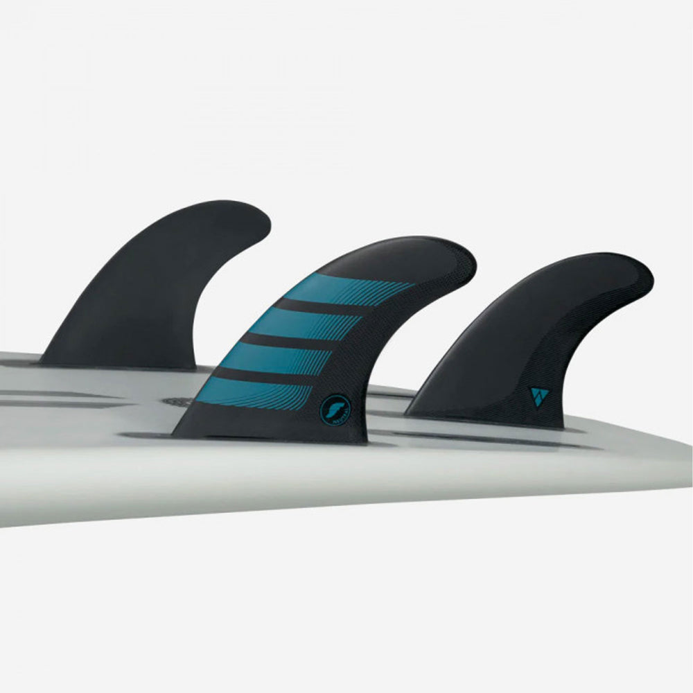 Pukas-Surf-Shop-futures-fins-f4-alpha-series-carbon-aqua-thruster-set-s