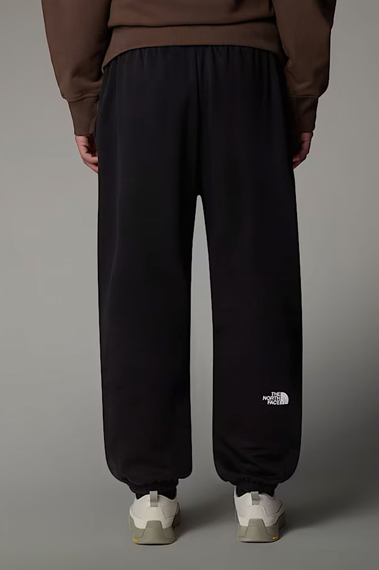 Pukas-Surf-Shop-man-Pant-The-North-Face-Essential-Relaxed-Straight-Black