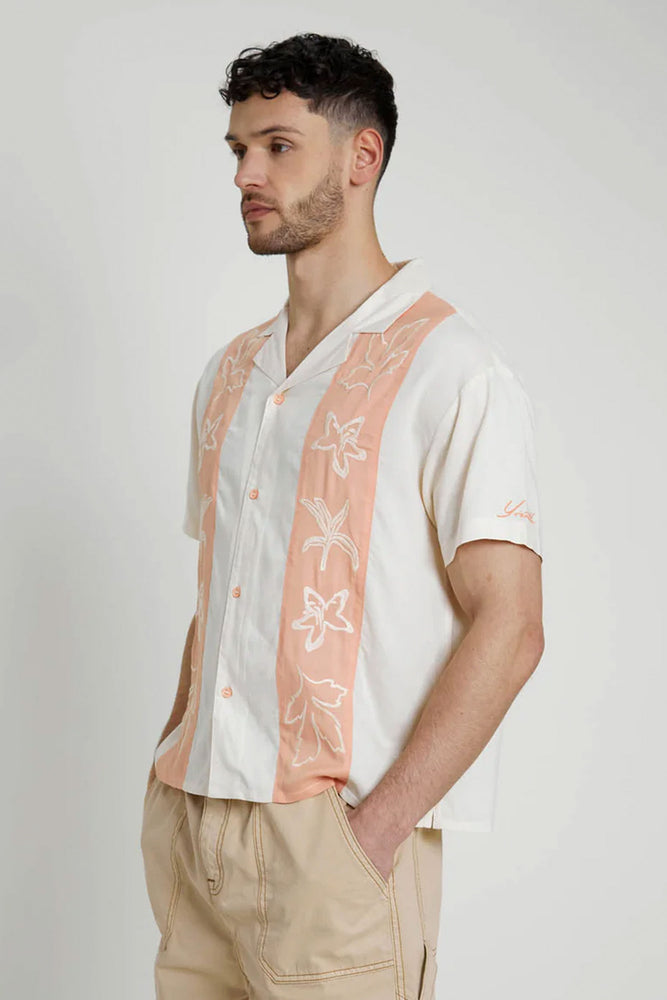 
                  
                    Pukas-Surf-Shop-man-shirt-native-youth-kylo-emboidered
                  
                